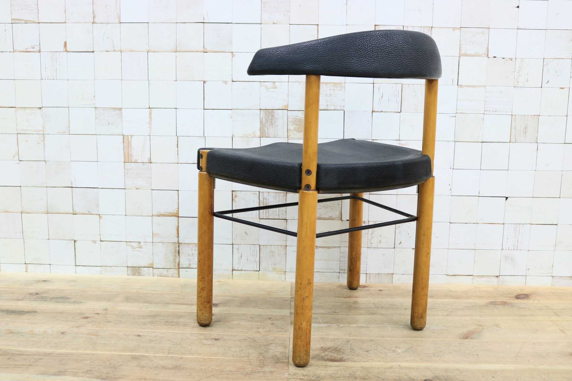 GMIN7S〇Cassina / カッシーナ レオナルドチェア ダイニングチェア Strassle collection社 スイス 椅子 ブラック 北欧スタイル モダン