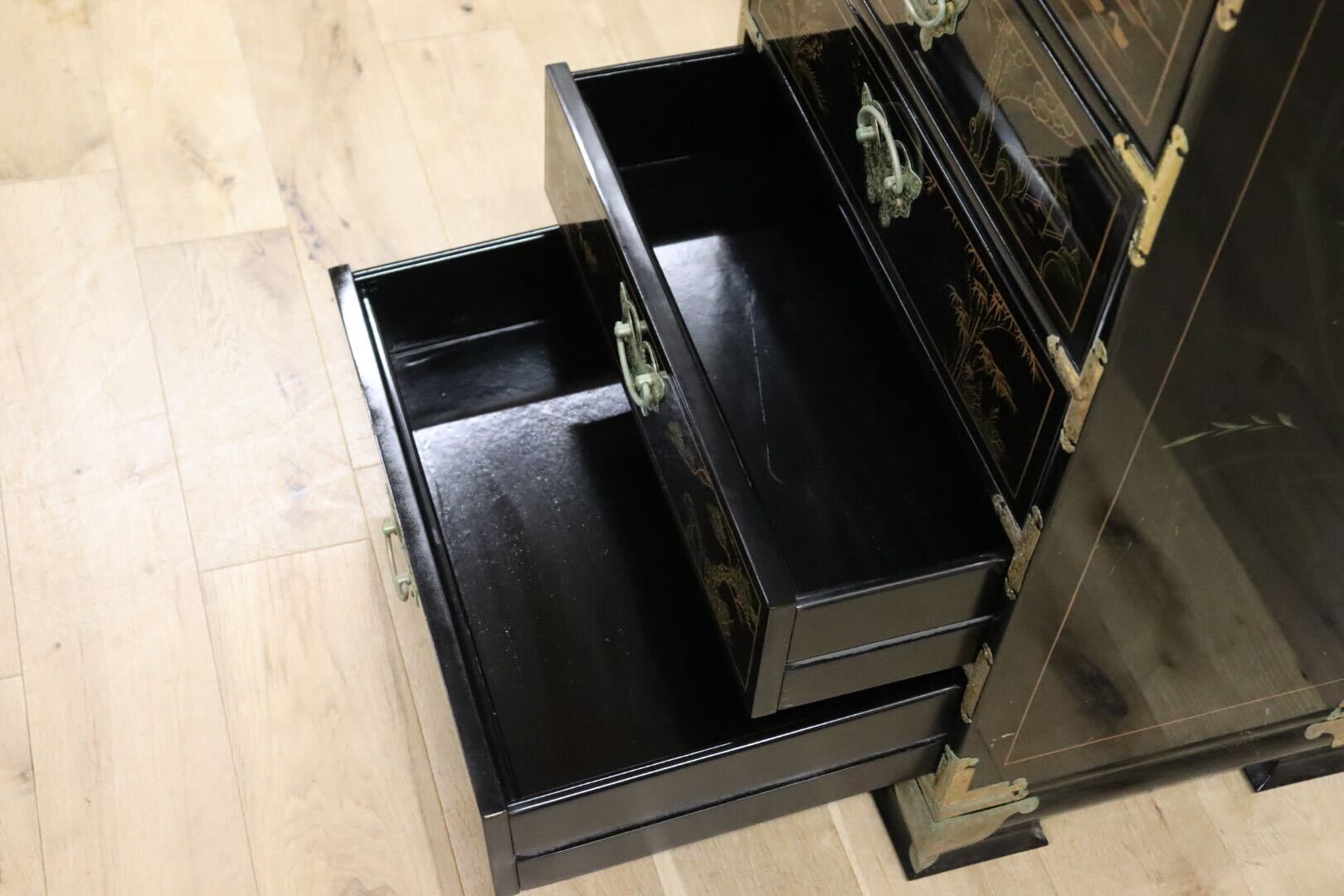 GMIH192○中国家具 李朝家具 チェスト 花鳥図 小箪笥 アジアン シノワズリ アンティーク 黒漆 飾り棚