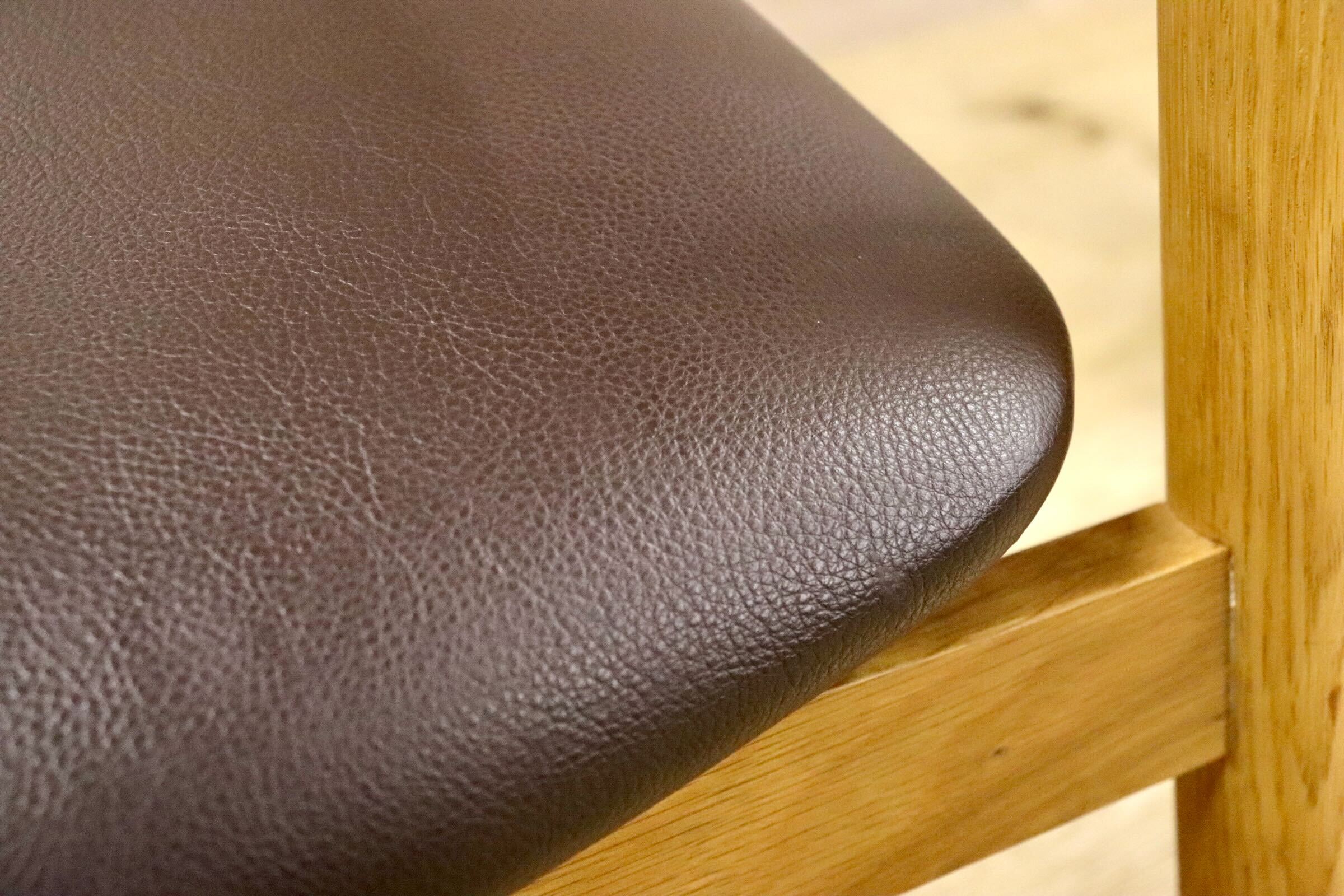 GMGH15C○北欧スタイル ラウンジチェア アームチェア ダイニングチェア イージーチェア 椅子 合皮 オーク材 デザイナーズ 家具