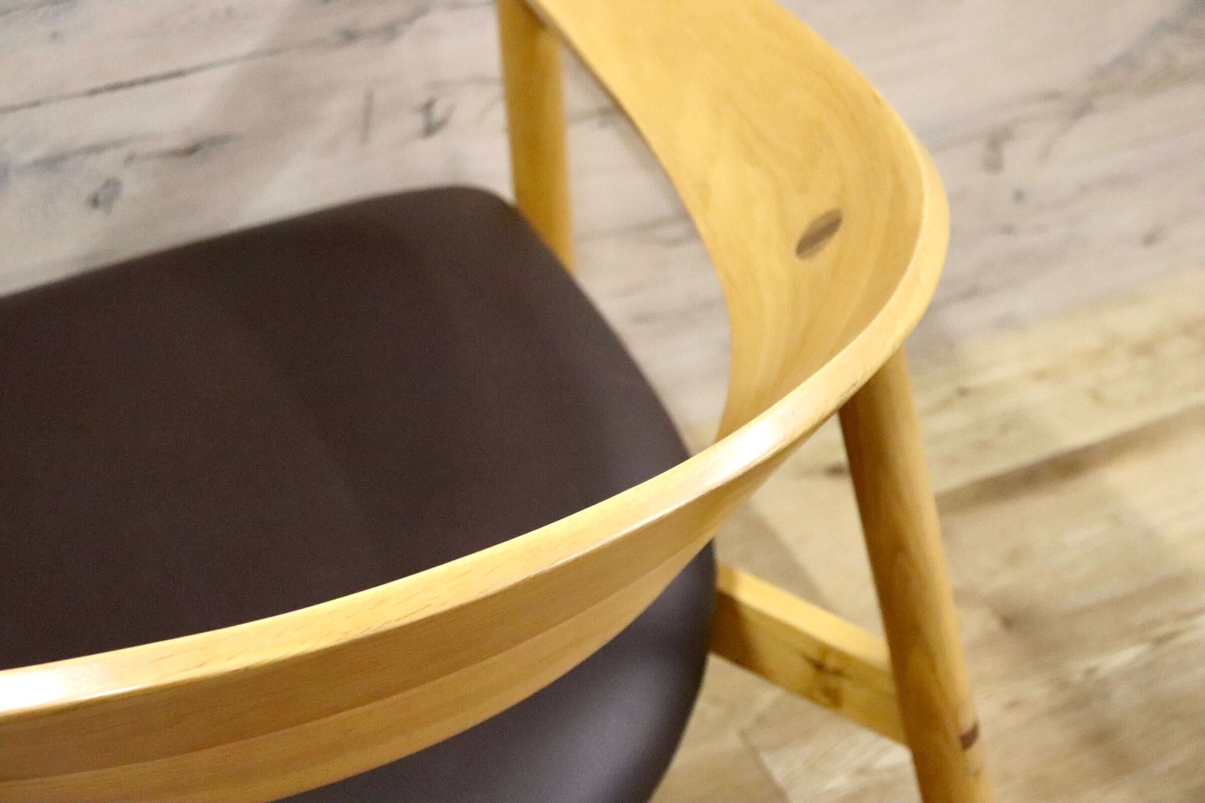 GMGH15C○北欧スタイル ラウンジチェア アームチェア ダイニングチェア イージーチェア 椅子 合皮 オーク材 デザイナーズ 家具