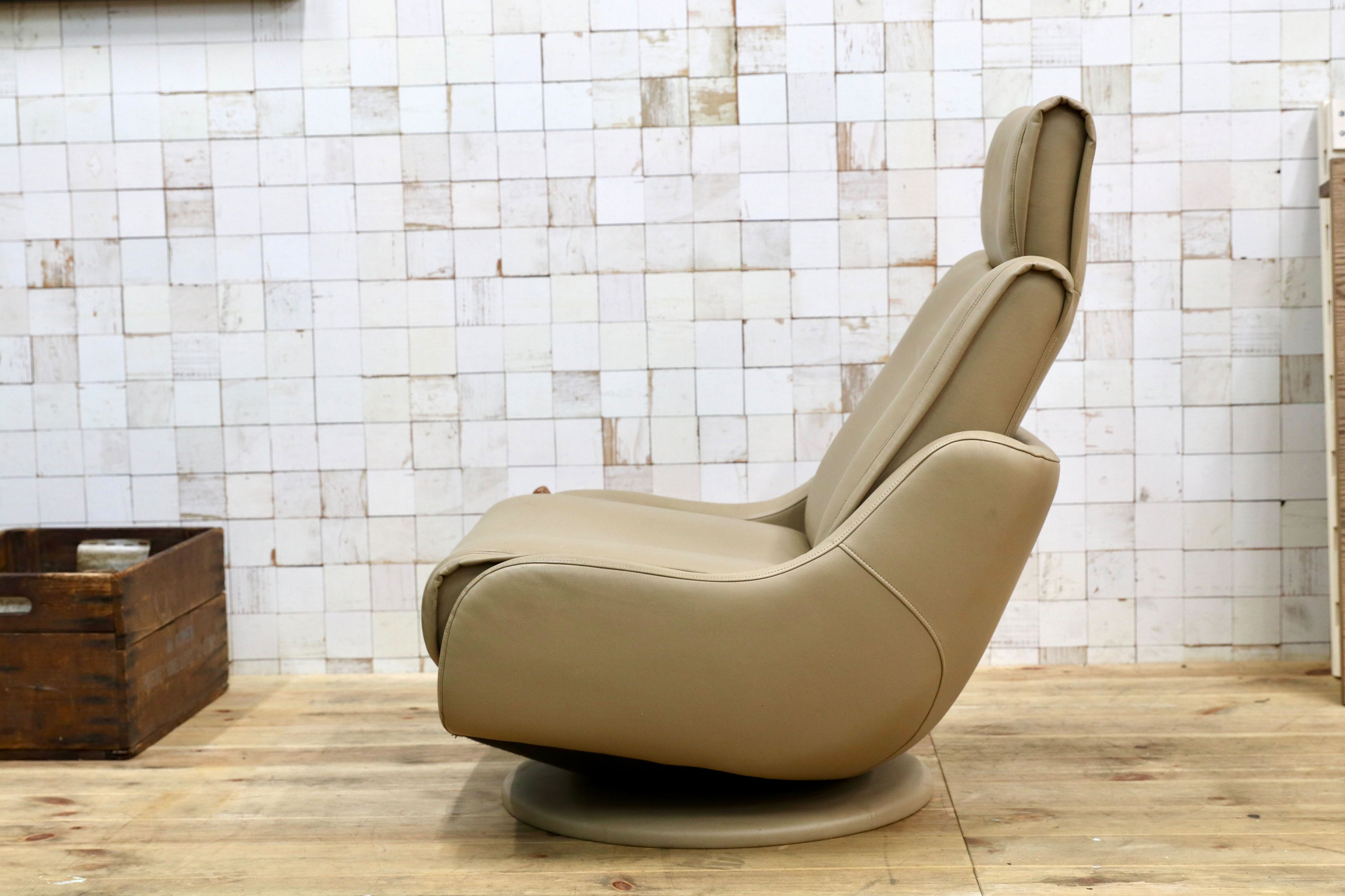 GMEH2N○karimoku / カリモク リクライニングチェア パーソナルチェア 1人掛け シングルソファ 回転椅子 ソフトレザー 合皮