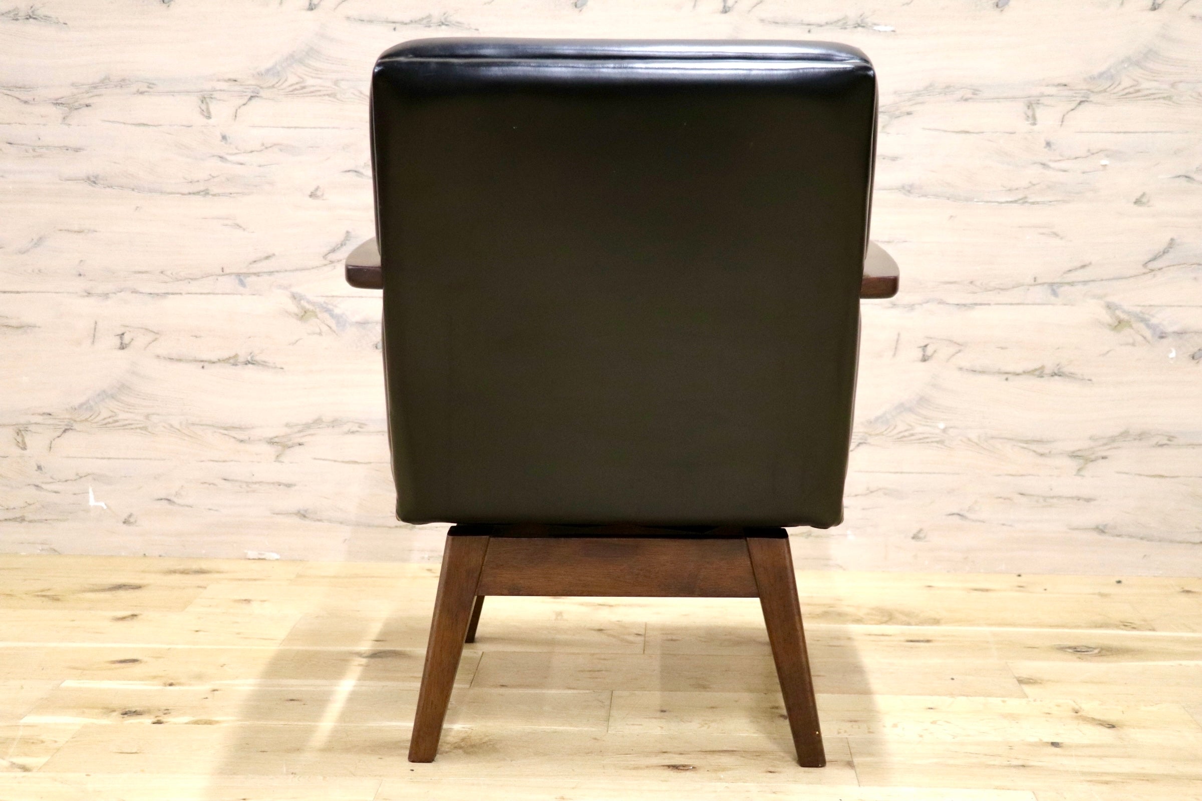 GMJS130○TOYO FURNITURE / 東洋ファニチャー 回転椅子 アームチェア シングルソファ ラウンドチェア レザー ミッドセンチュリー