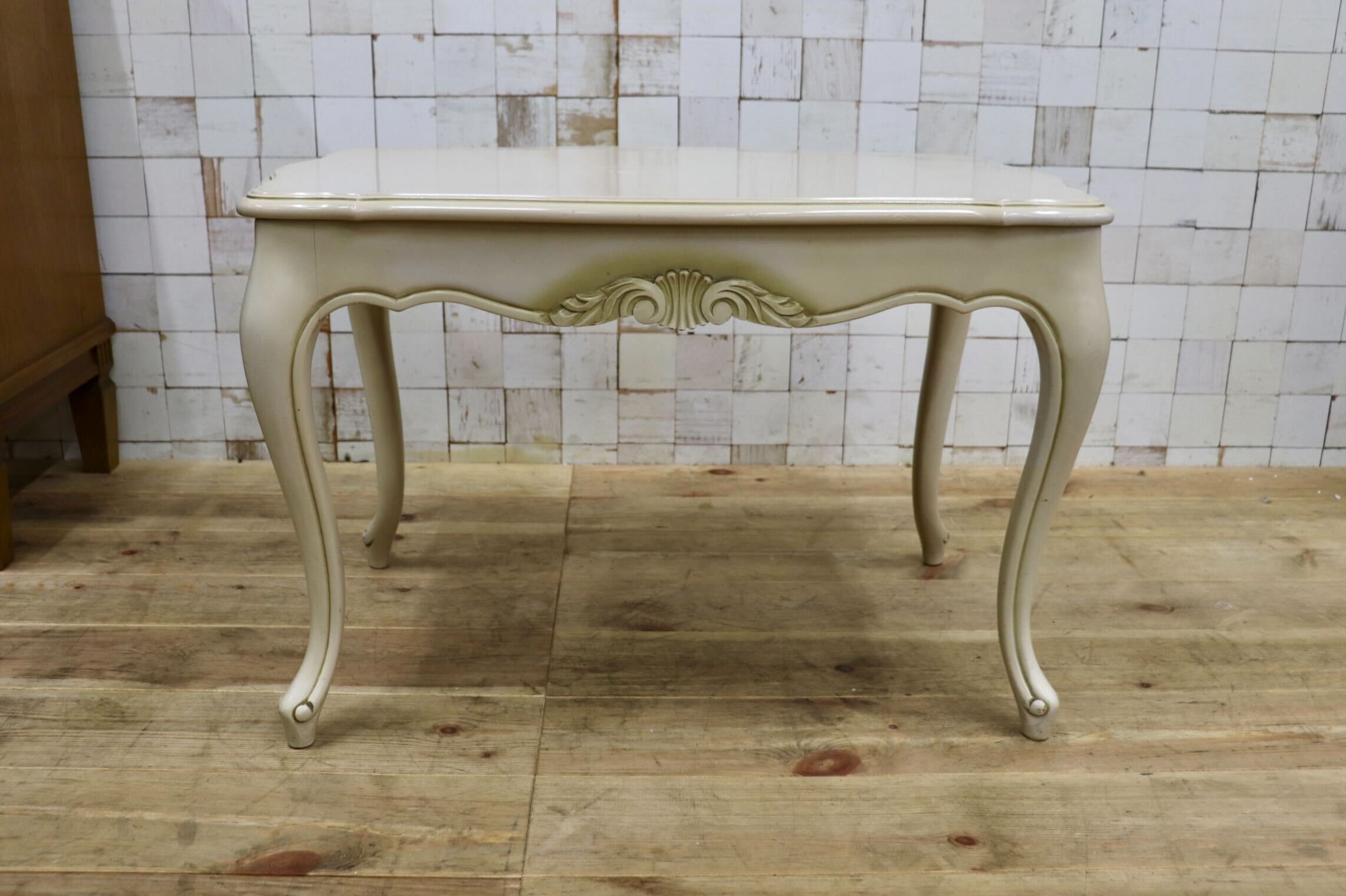 GMIK876A〇karimoku / カリモク サイドテーブル コーヒーテーブル 猫脚 アンティーク調 花台 飾り台 ヨーロピアン