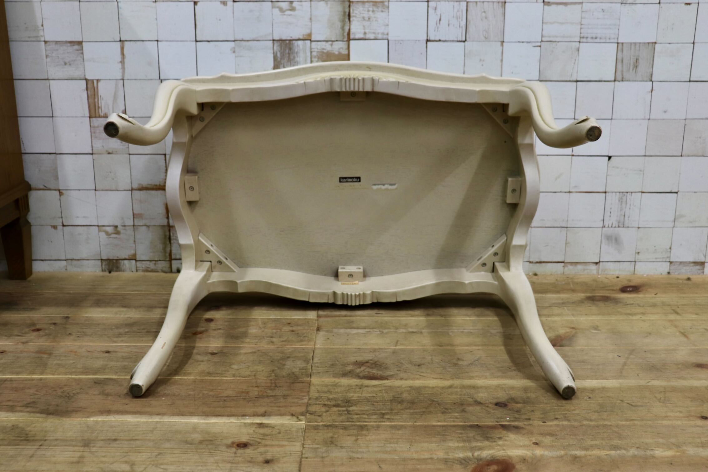 GMIK876A〇karimoku / カリモク サイドテーブル コーヒーテーブル 猫脚 アンティーク調 花台 飾り台 ヨーロピアン