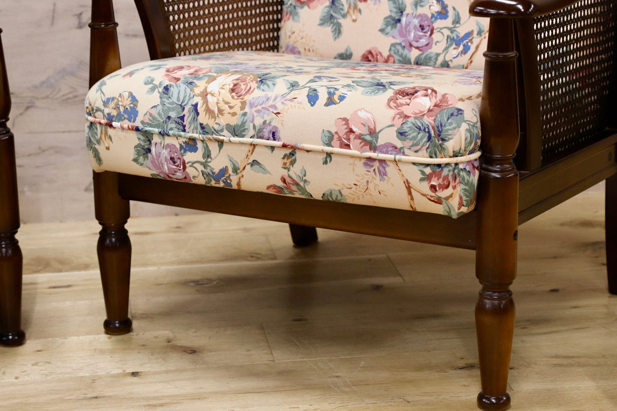 GMJS262○karimoku / カリモク COLONIAL コロニアル WC1000AK アームチェア 2脚セット ブナ材 籐 ラタン 花柄 国産家具 定価 約16.3万