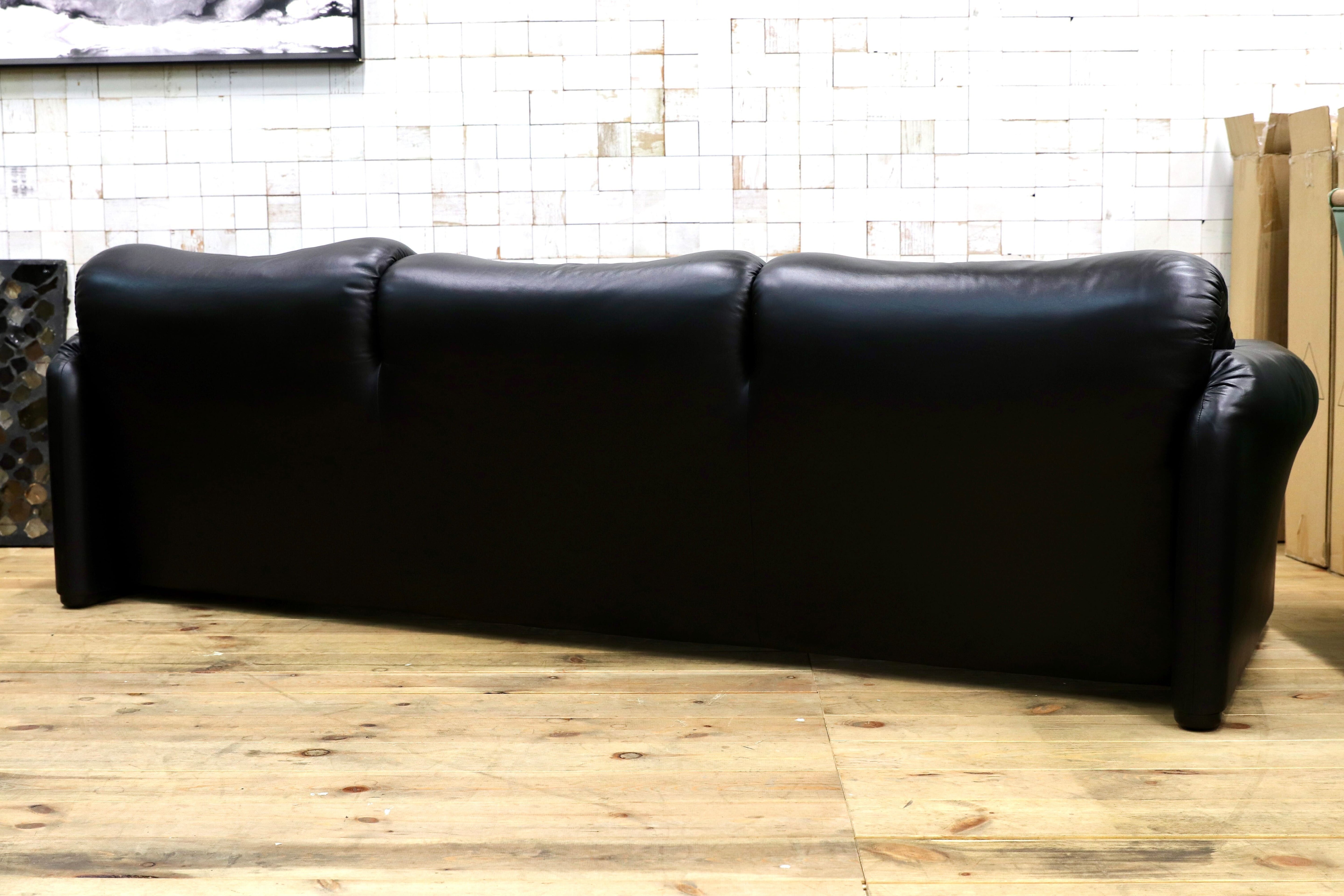 GMIN17○Cassina / カッシーナ 675 MARALUNGA マラルンガ 3人掛けソファ トリプルソファ 本革 ヴィコ・マジストレッティ 名作