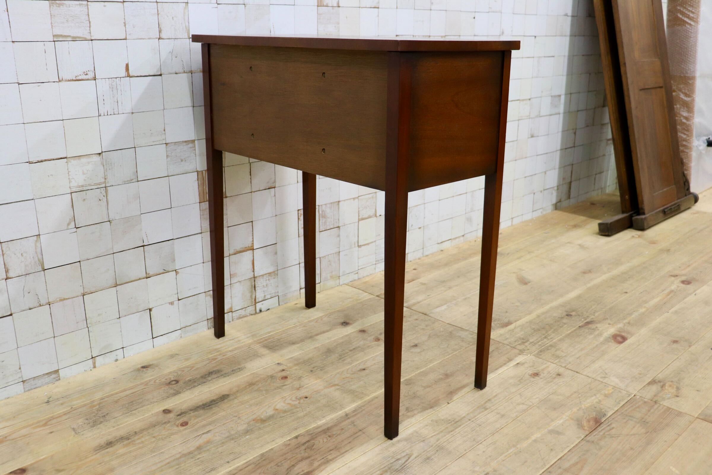 GMIK874〇Charles Barr / チャールズ・バー イギリス アンティーク サイドテーブル 収納 英国 クラシック 木製 机 デスク 飾り台