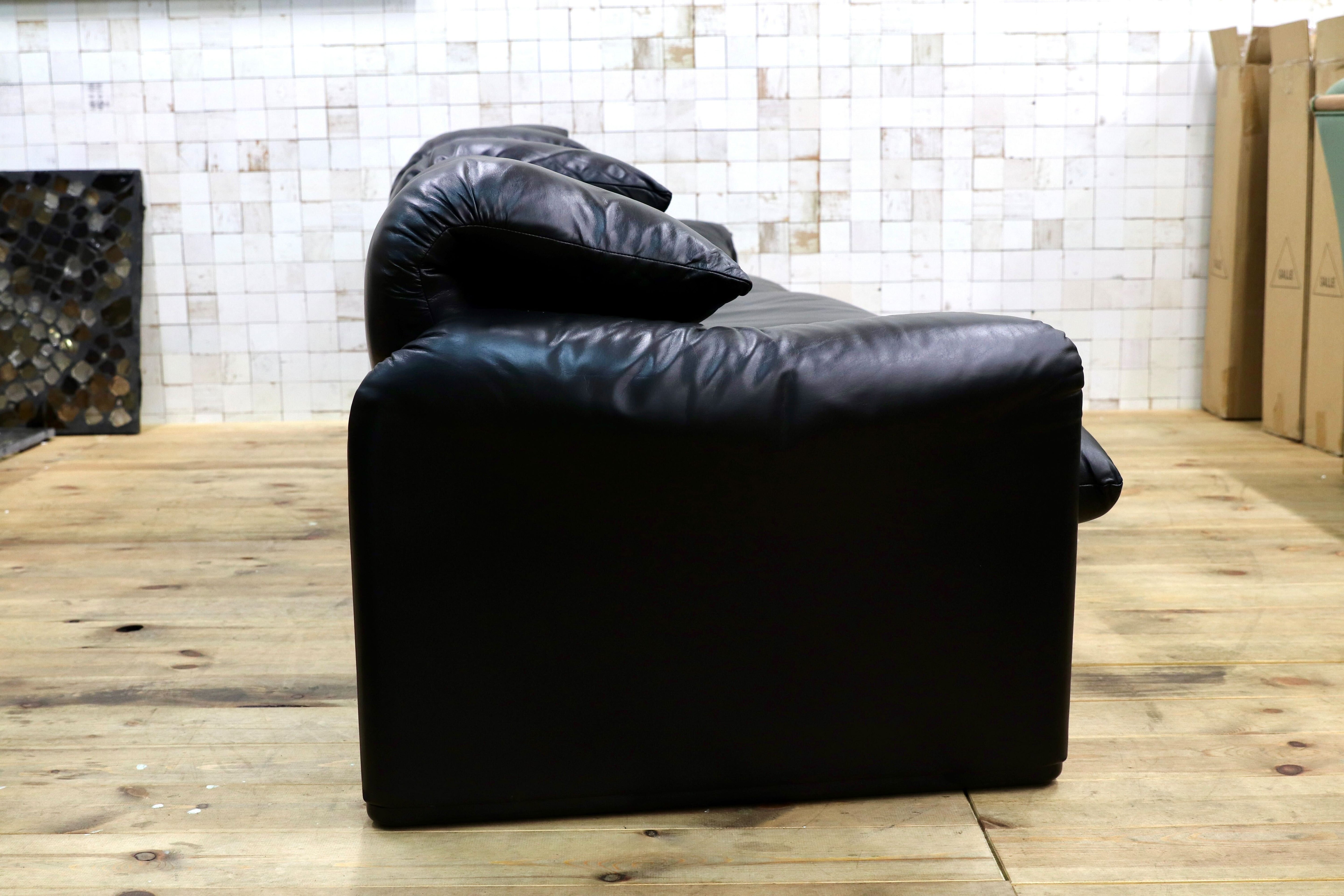 GMIN17○Cassina / カッシーナ 675 MARALUNGA マラルンガ 3人掛けソファ トリプルソファ 本革 ヴィコ・マジストレッティ 名作