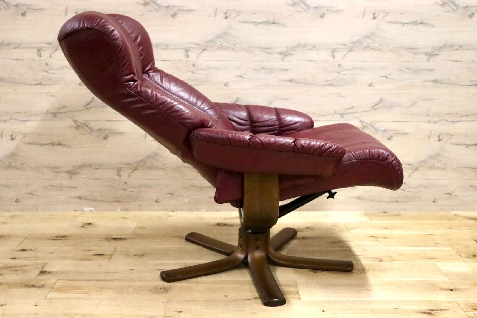 GMIS277○HOVEMOBLER A/S リクライニングチェア パーソナルチェア 回転椅子 フットスツール 本革 臙脂色 ノルウェー 検）エコーネス