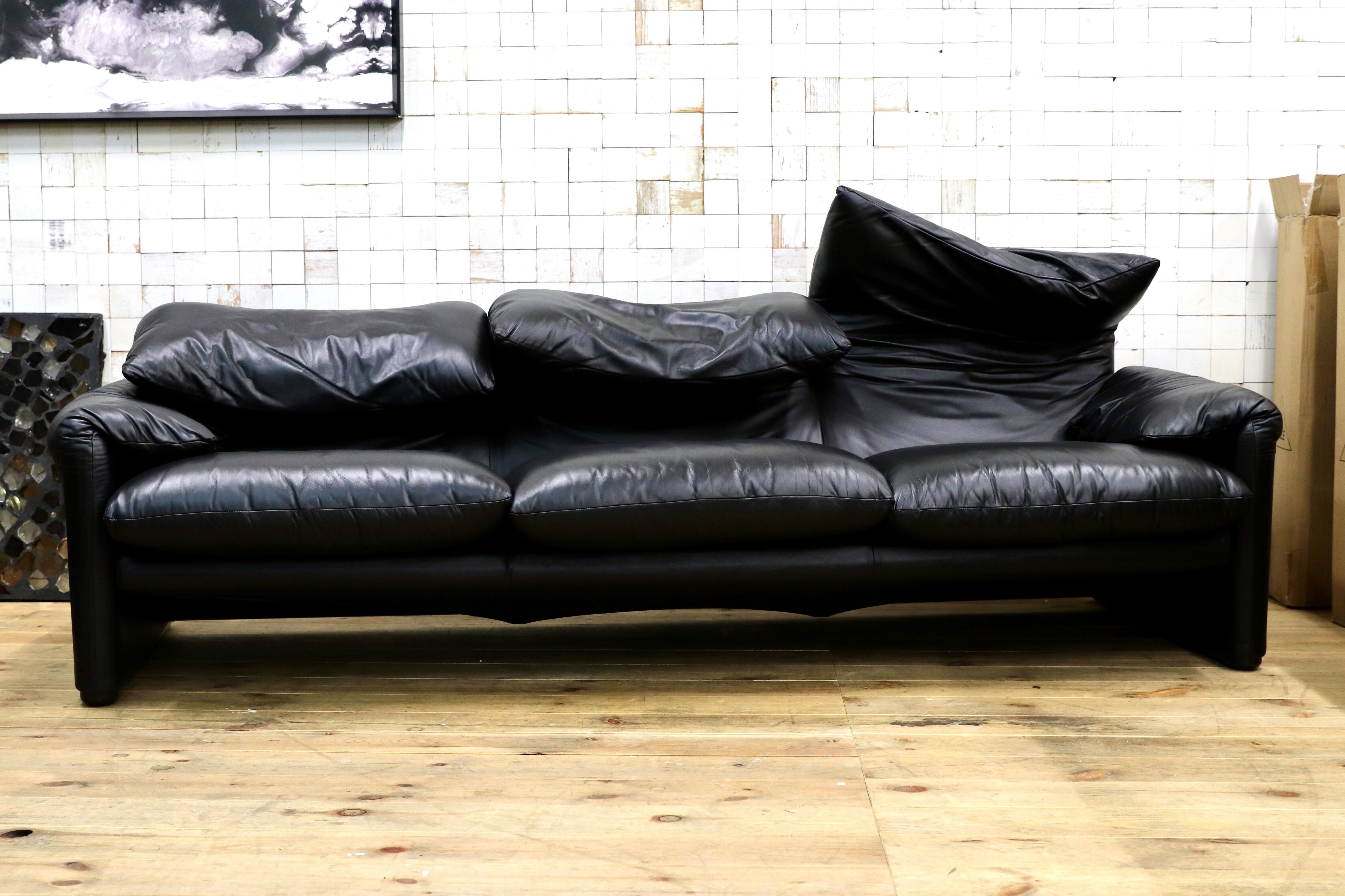 GMIN17○Cassina / カッシーナ 675 MARALUNGA マラルンガ 3人掛けソファ トリプルソファ 本革 ヴィコ・マジストレッティ 名作