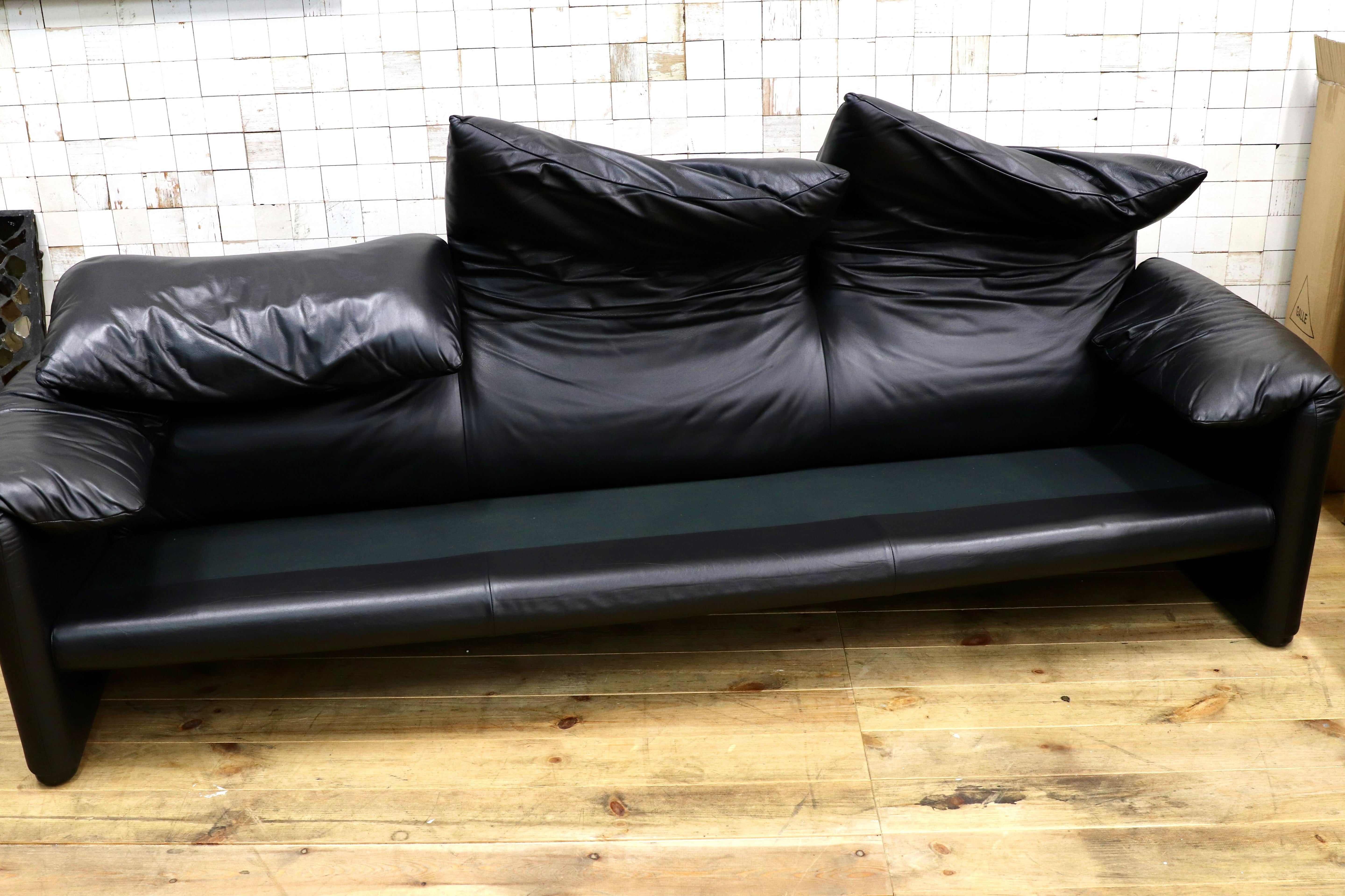 GMIN17○Cassina / カッシーナ 675 MARALUNGA マラルンガ 3人掛けソファ トリプルソファ 本革 ヴィコ・マジストレッティ 名作