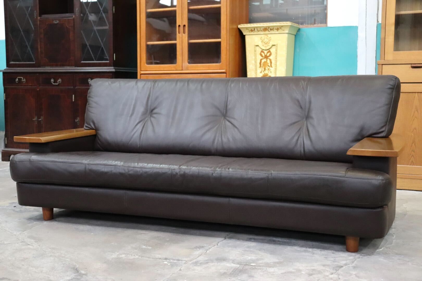 GMIK557B○karimoku / カリモク ZU4023 3人掛けソファ トリプルソファ 長椅子 本革 応接 モダン 国産家具