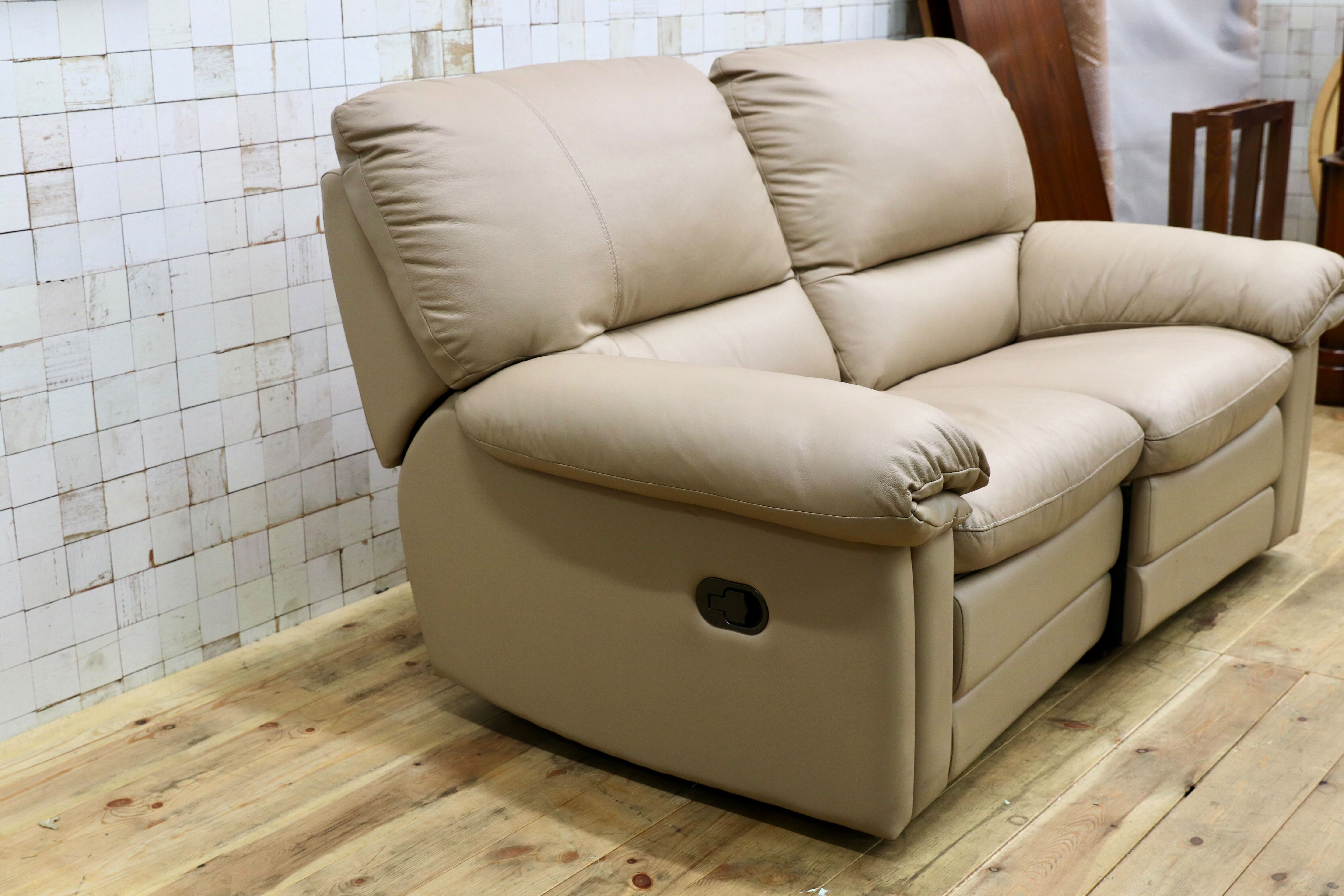 GMGK463○Leatherworld / レザーワールド 2人掛けソファ ラブソファ 連結 本革 ベージュ IDC大塚家具 2シーター 手動リクライニング