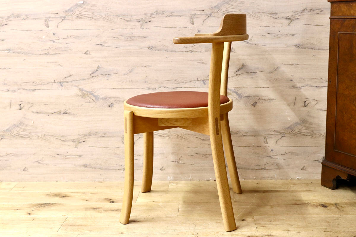 GMJS283○CONDE HOUSE / カンディハウス ルントオム ダイニングチェア 椅子 スチウレ・エング オーク材 本革 国産家具 定価約9万