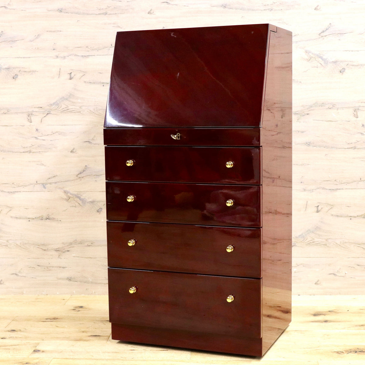 EAC67 低く 北谷家具 KIT FURNITURE 仔山羊革張り オットマン