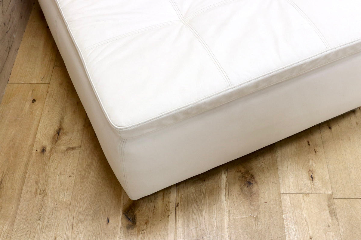 GMJS281○BoConcept / ボーコンセプト Mezzo メッツォ オットマン スツール 総本革 レザー ホワイト 北欧モダン デンマーク 約17万