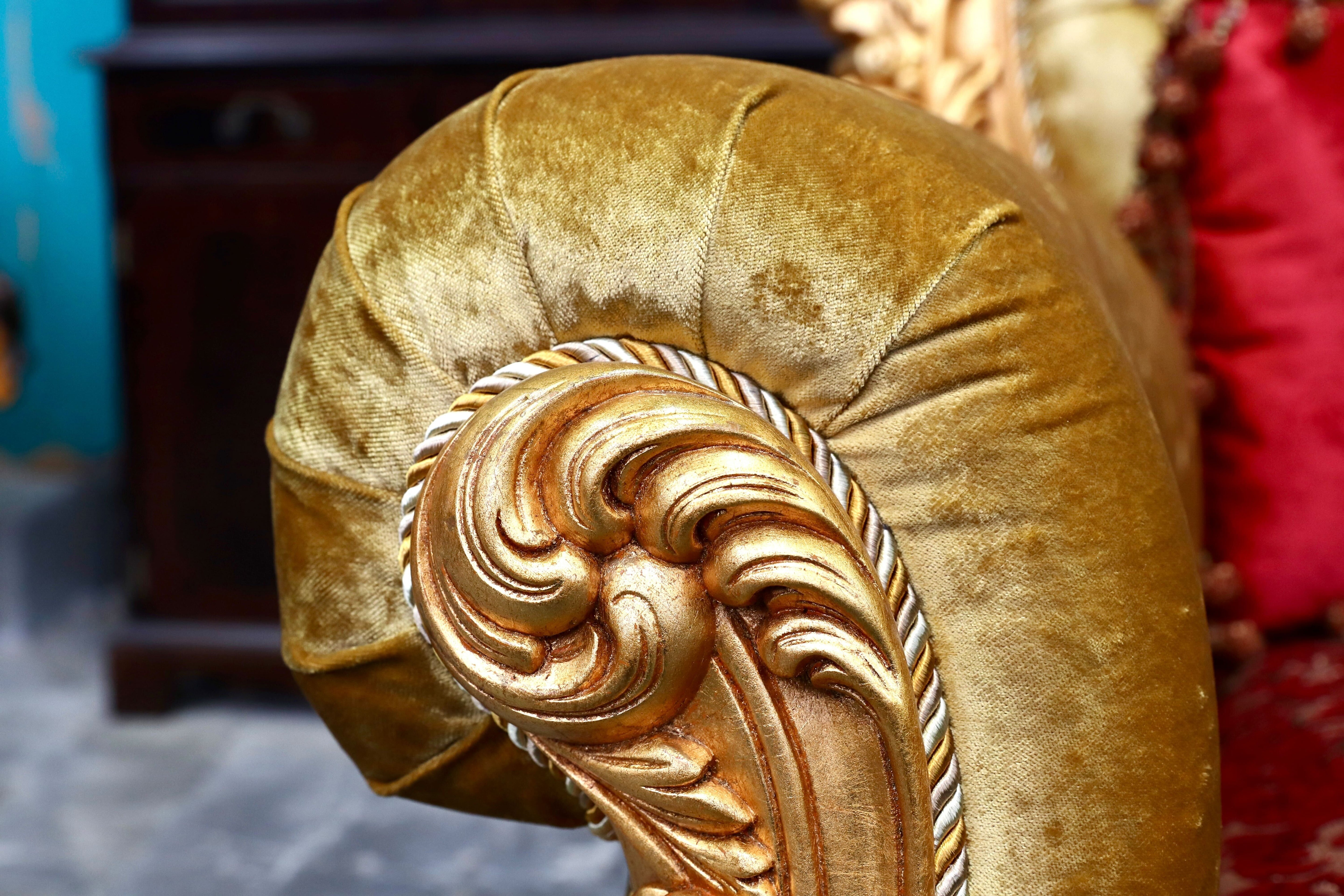 GMIS310B○18世紀 イギリス クラシックスタイル シングルソファ ロココ調 スワロフスキー 最高級 ゴールド エレガント 展示品