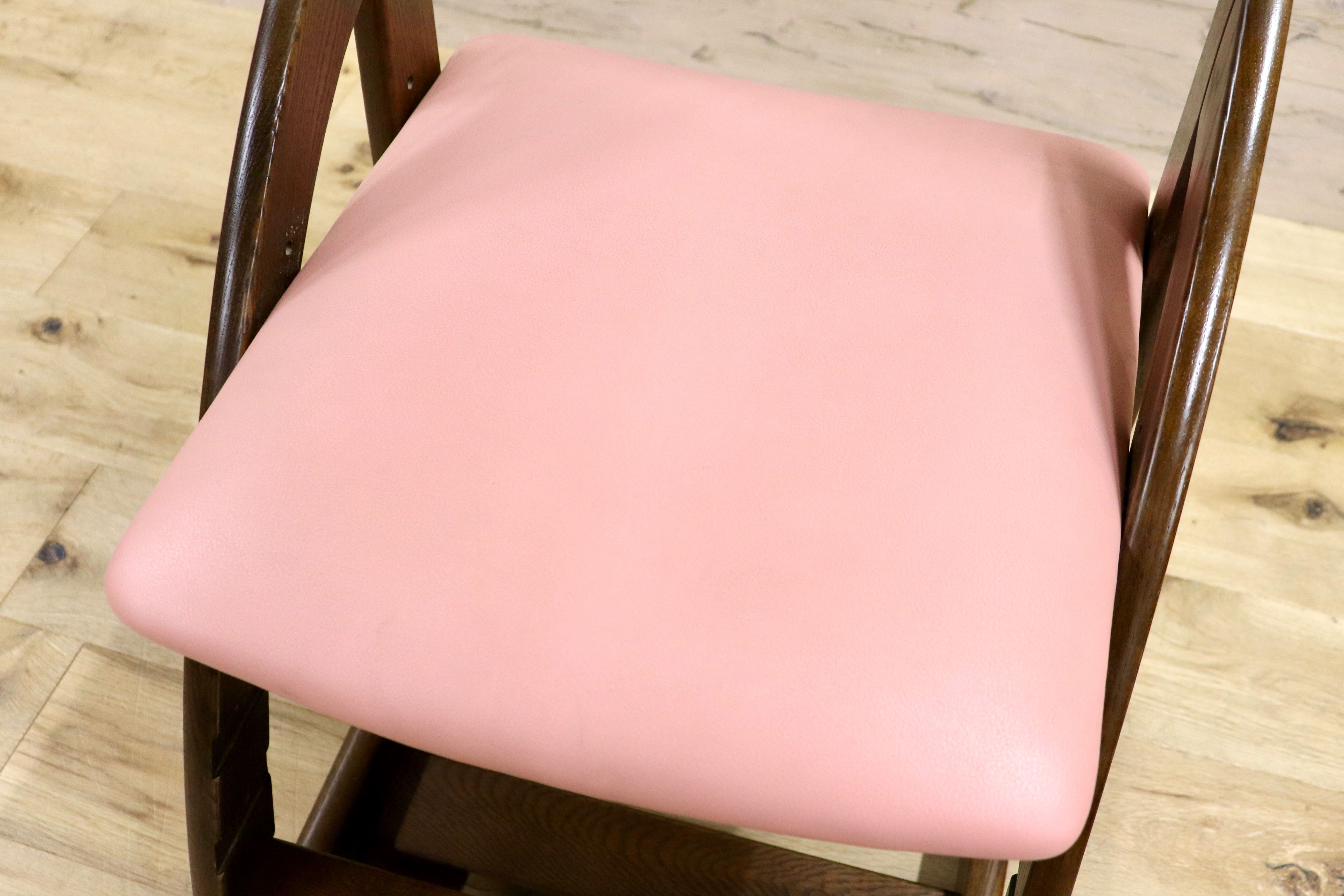 GMHK340B○karimoku / カリモク デスクチェア XT0901IK 学習椅子 キッズチェア キャスター付き 高さ調整 ピンク オーク 合皮