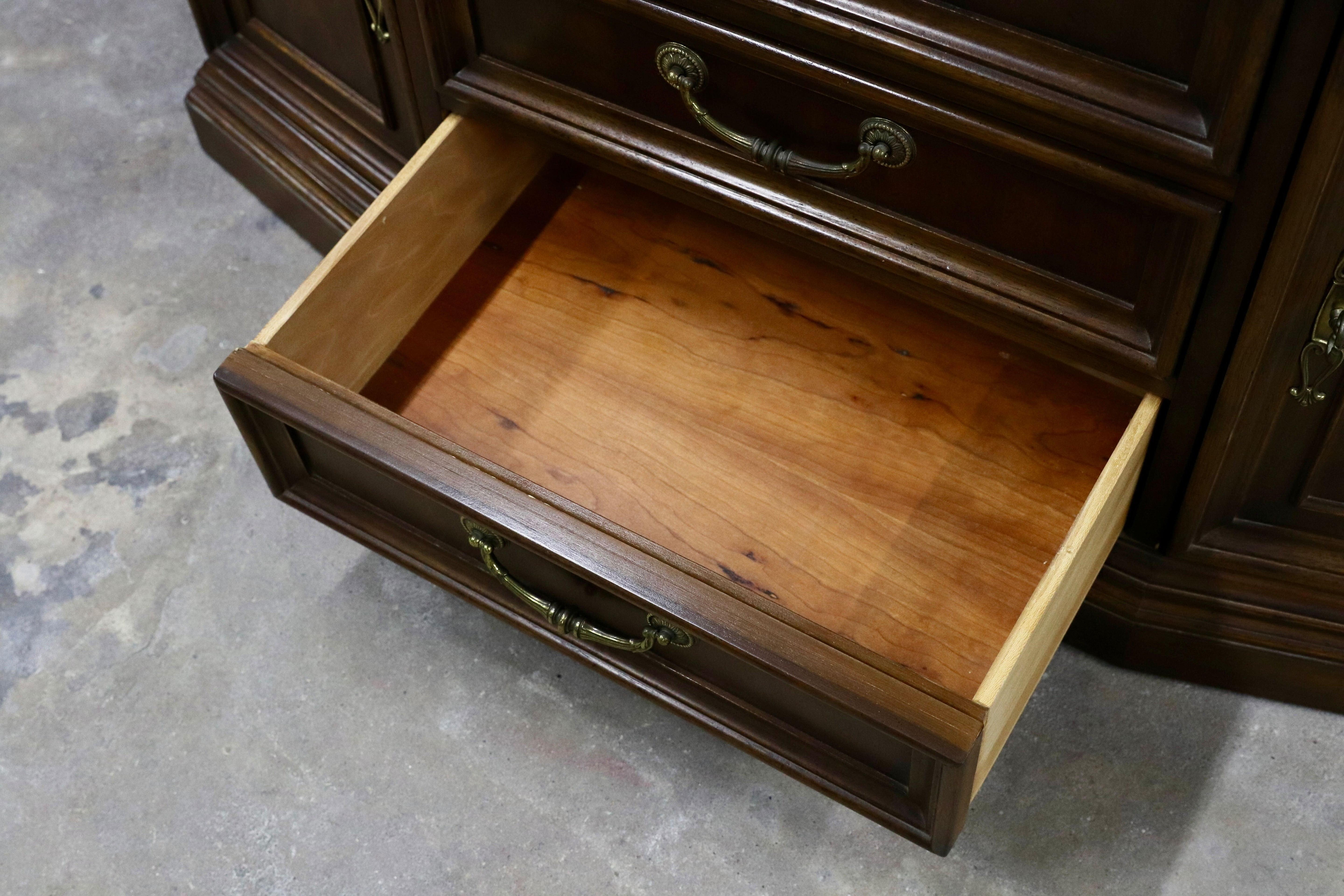 GMIK575○DREXEL HERITAGE / ドレクセルヘリテイジ キャビネット 飾り棚 クラシック キュリオ アメリカ ヴィンテージ カップボード