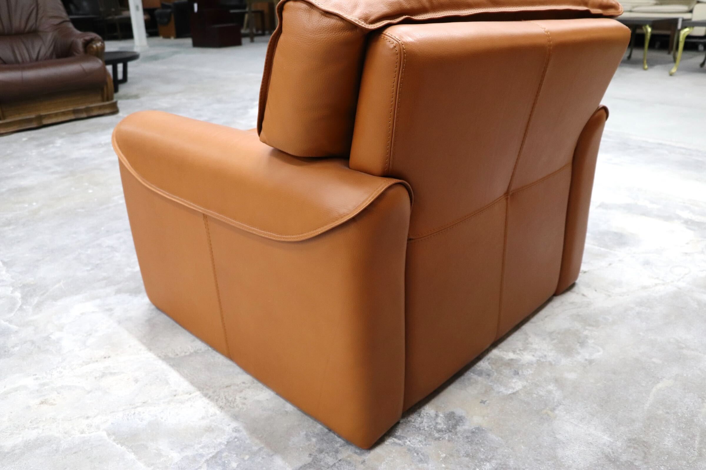 GMHK502A○イタリアモダン 高級 クラシック 1人掛けソファ シングルソファ 総革 ブラウン 検）モビリア デセデ パオログッチ