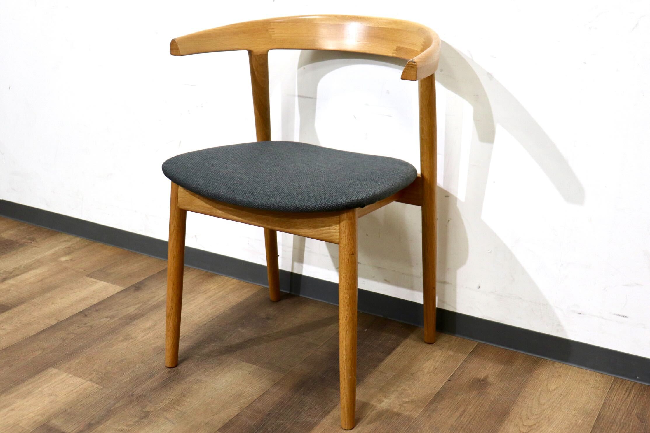 GMHN275F○北欧スタイル ダイニングチェア アームチェア 食卓椅子 椅子 チェア シンプル ナチュラル グレー オーク材 モダン 検) TOMOSU