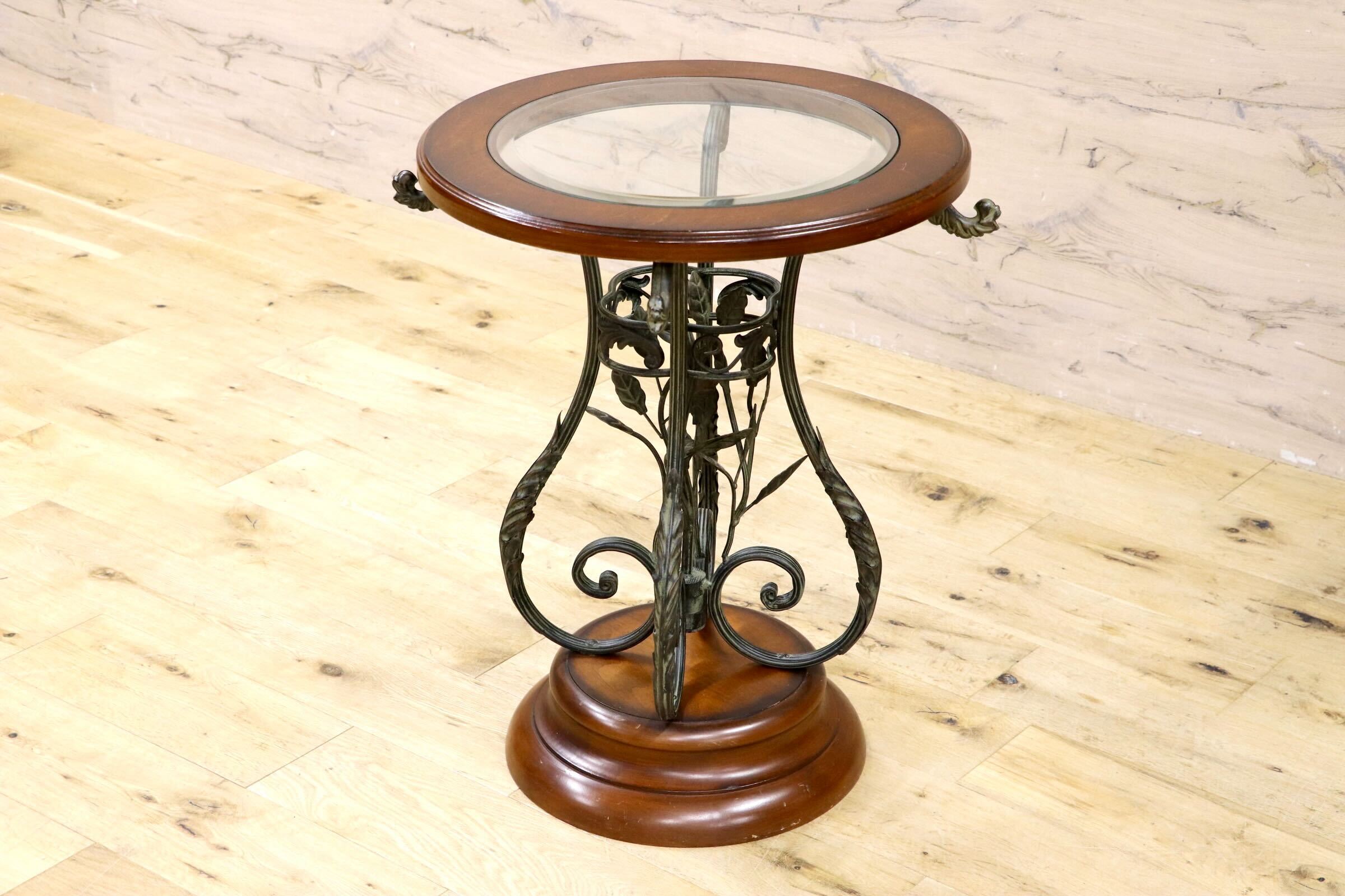 GMIK847A○アンティーク調 アイアン家具 レトロ ガラス天板 丸型 ラウンドテーブル センターテーブル サイドテーブル ヴィンテージ 花台