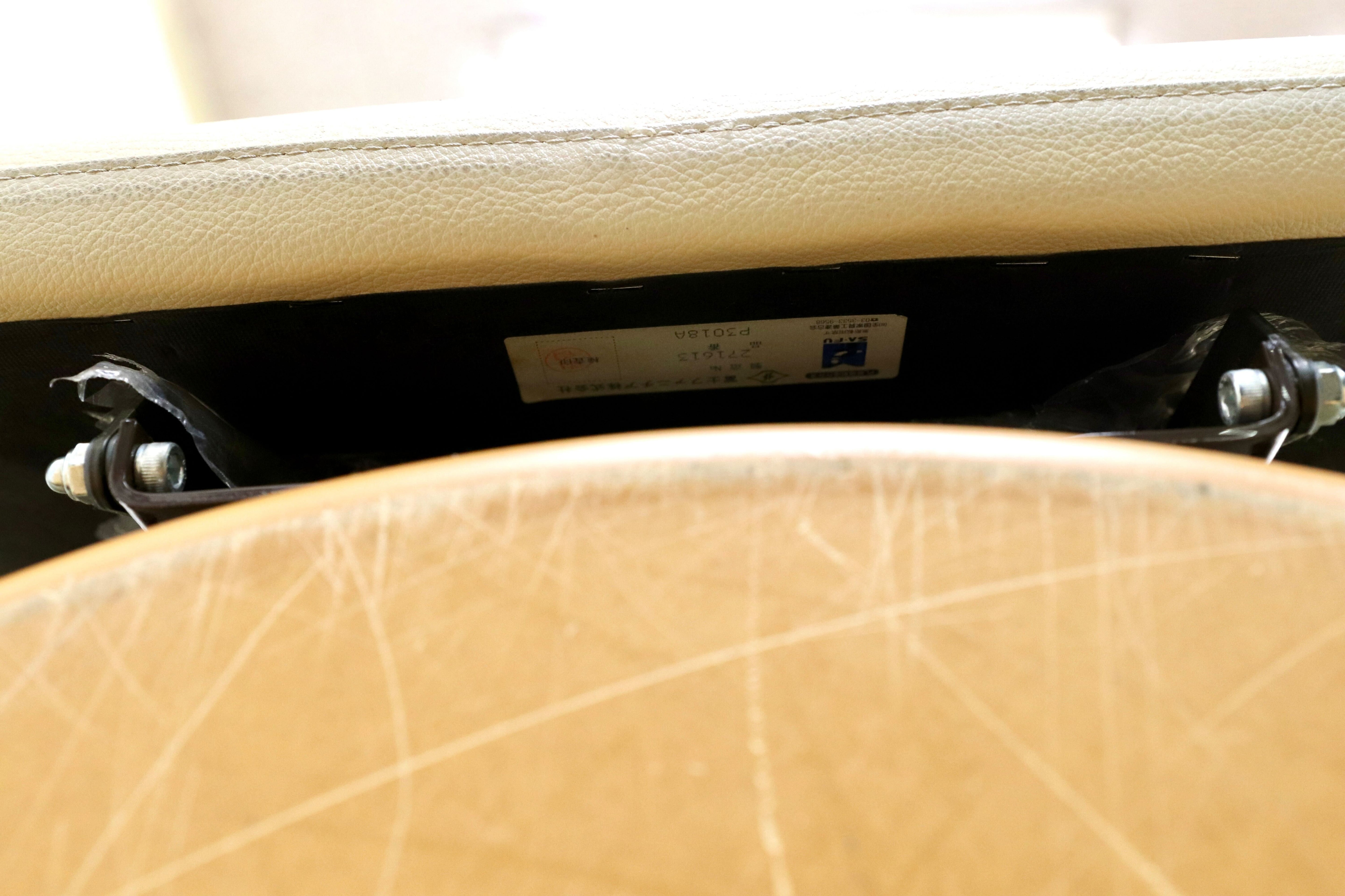 GMIS308○冨士ファニチア / FUJI FURNITURE 1人掛けソファ シングルソファ 本革 クリーム色 回転チェア ラウンジチェア リクライニング