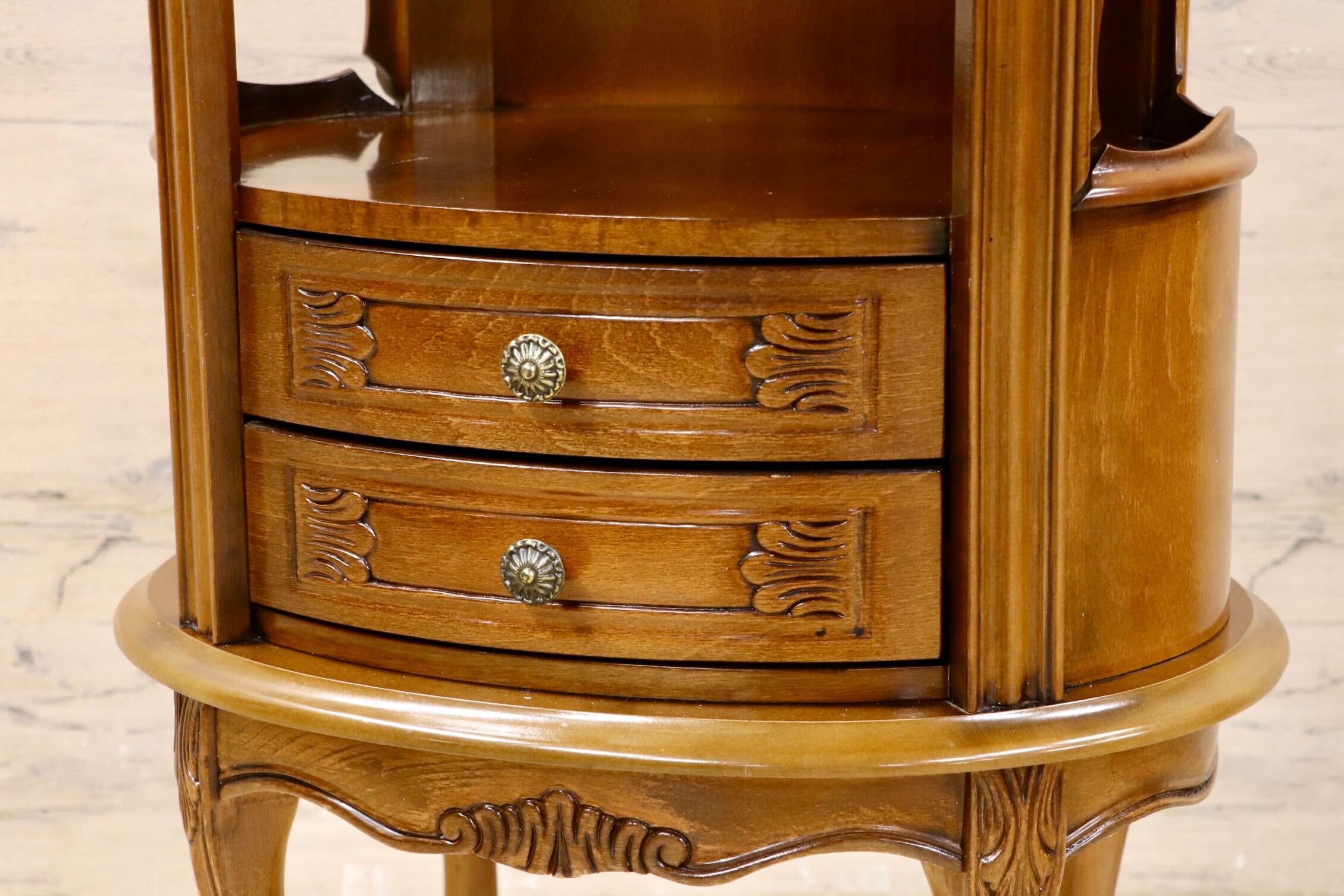 GMIK833○イタリア製 サイドテーブル ラウンドチェスト コンソール ナイトテーブル クラシック 猫脚 2段引き出し 木製 電話台 彫刻