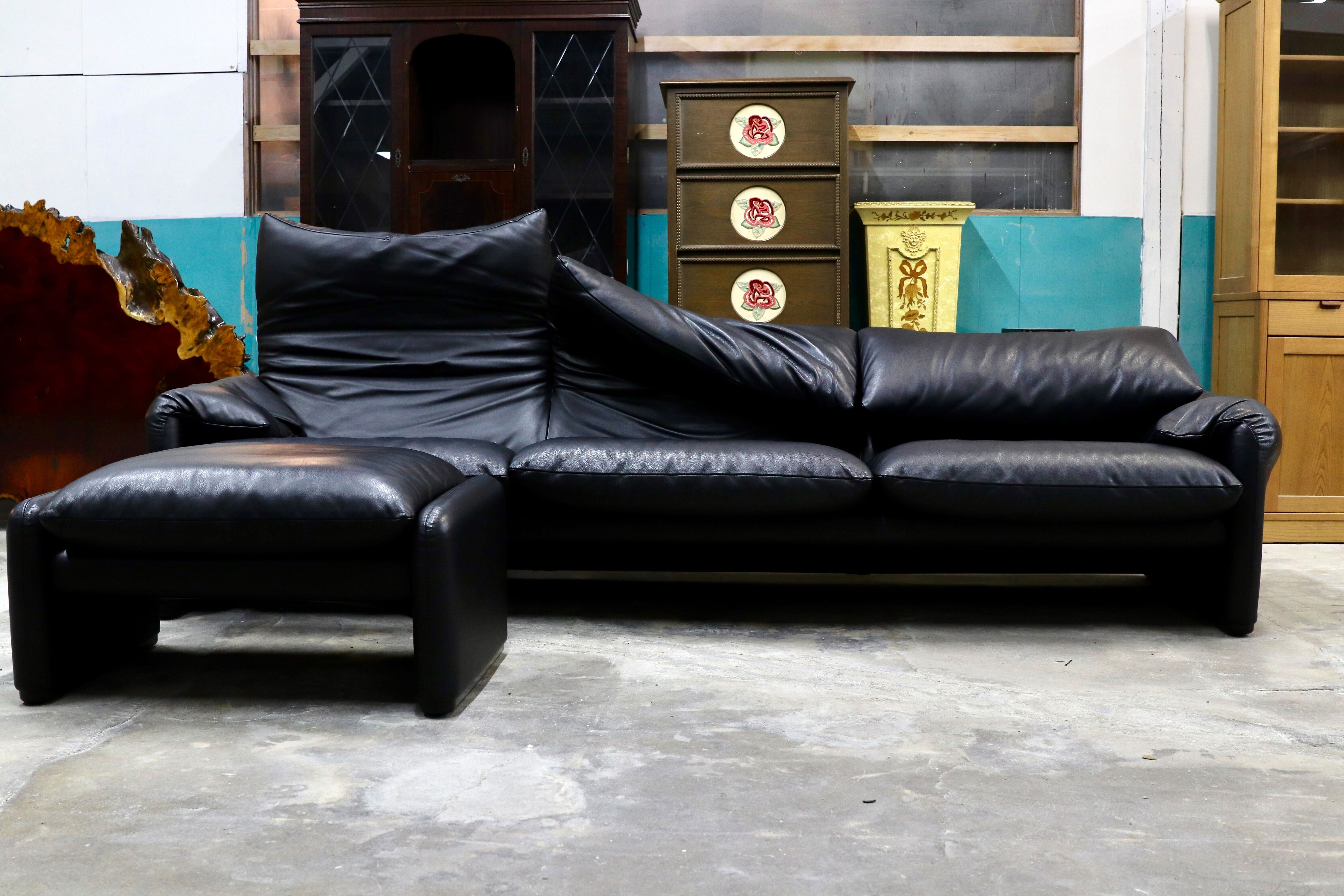 GMIK601○Cassina / カッシーナ MARALUNGA マラルンガ 3人掛けワイド トリプルソファ ヴィコ・マジストレッティ オットマンセット 約344万