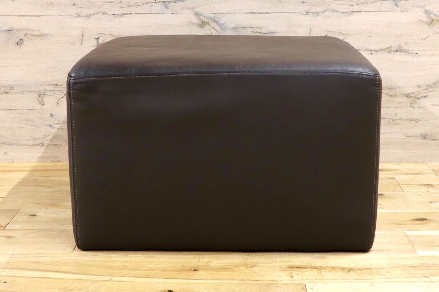 GMIK871○ BoConcept / ボーコンセプト スツール オットマン 北欧家具 デンマーク ソファ 本革 キューブソファ レザー ブロックソファ