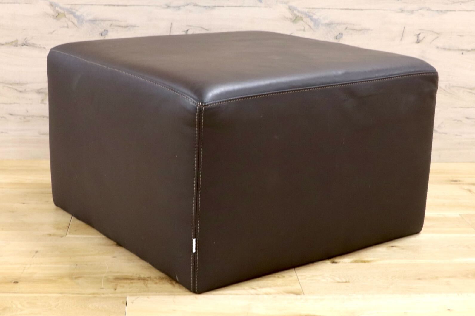 GMIK871○ BoConcept / ボーコンセプト スツール オットマン 北欧家具 デンマーク ソファ 本革 キューブソファ レザー ブロックソファ