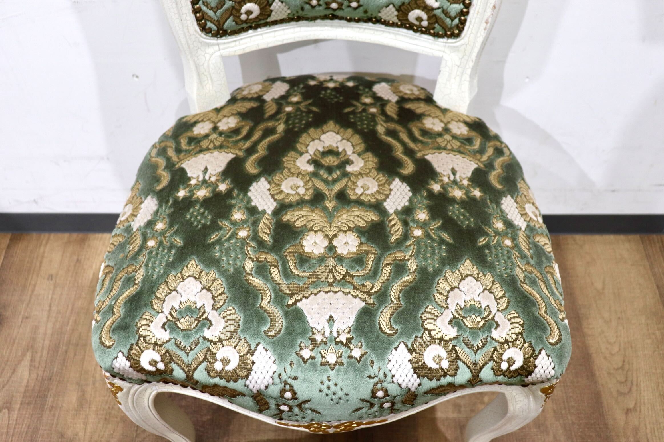 GMHS421A○西洋 アンティーク ダイニングチェア 椅子 猫脚 鋲打 彫刻 ファブリック ロココ調 姫系 シャビーシック エレガント クラシック