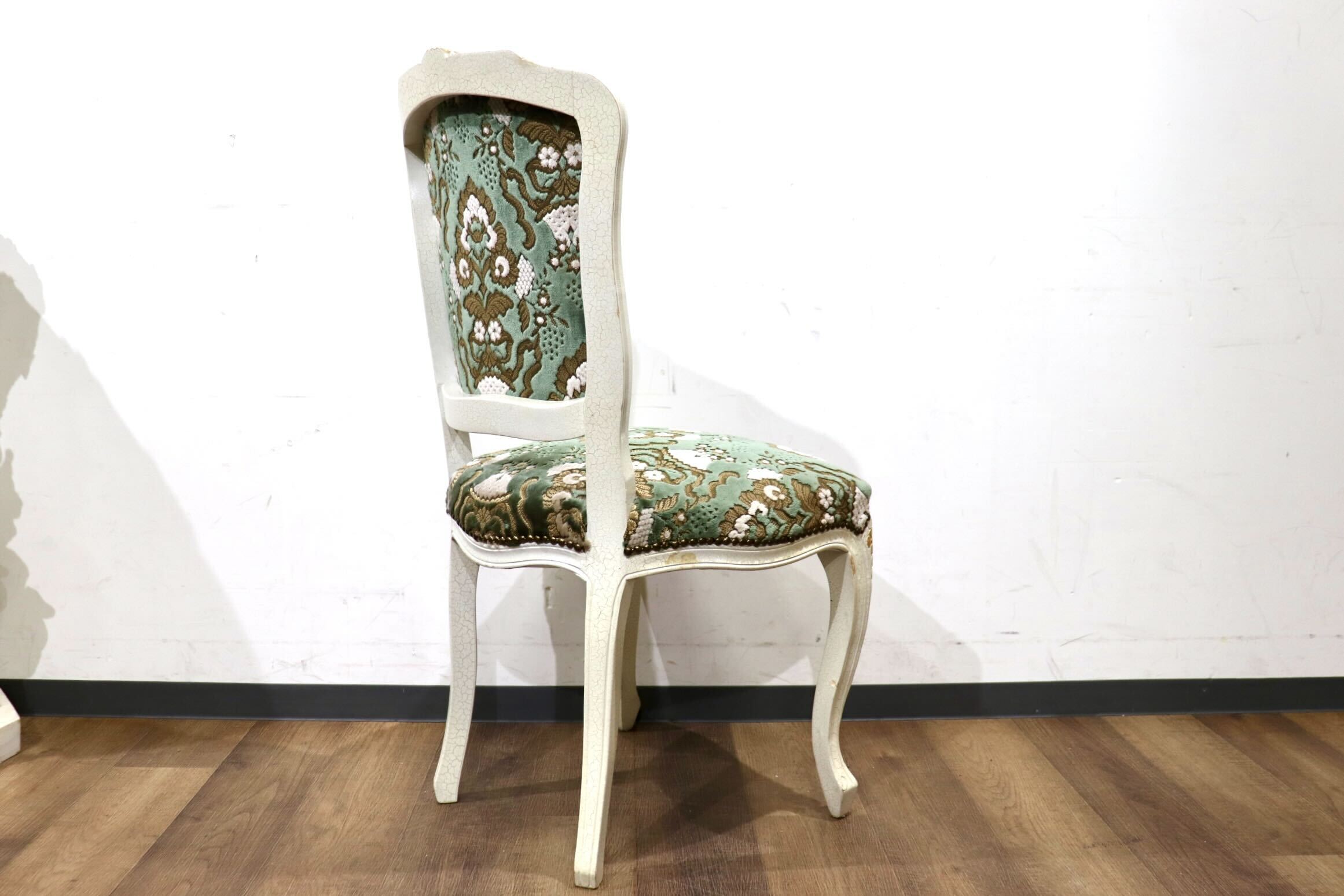 GMHS421A○西洋 アンティーク ダイニングチェア 椅子 猫脚 鋲打 彫刻 ファブリック ロココ調 姫系 シャビーシック エレガント クラシック