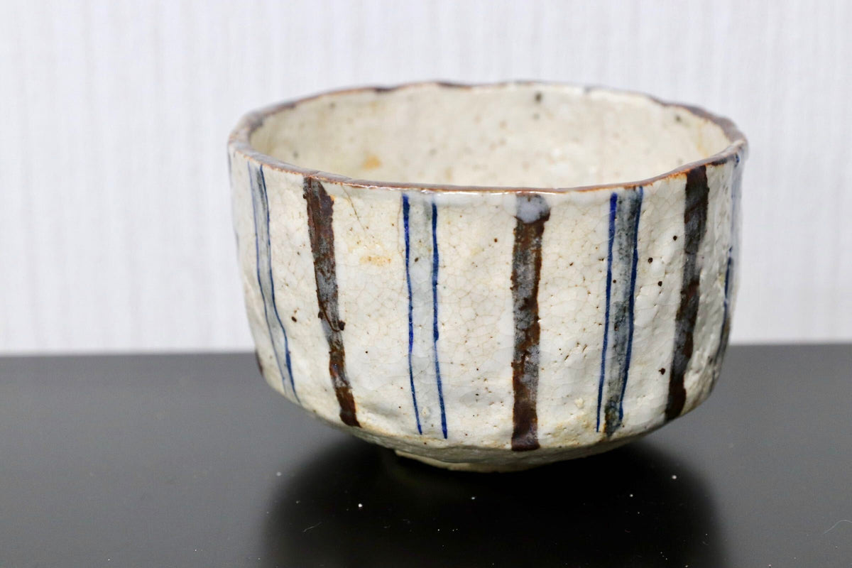 GMJO136G○麦藁手 茶碗 呉須 鉄絵 縦縞文 沓形 抹茶碗 茶道具 民藝 無銘