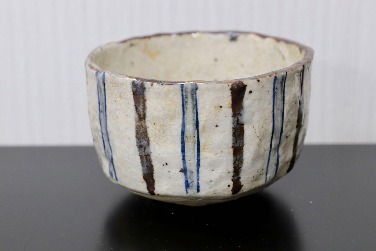 GMJO136G○麦藁手 茶碗 呉須 鉄絵 縦縞文 沓形 抹茶碗 茶道具 民藝 無銘