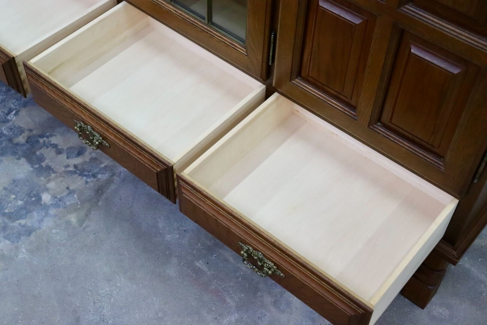 GMIH319○karimoku / カリモク コロニアル サイドボード リビングボード 飾り棚 キャビネット カントリー 国産家具 美品