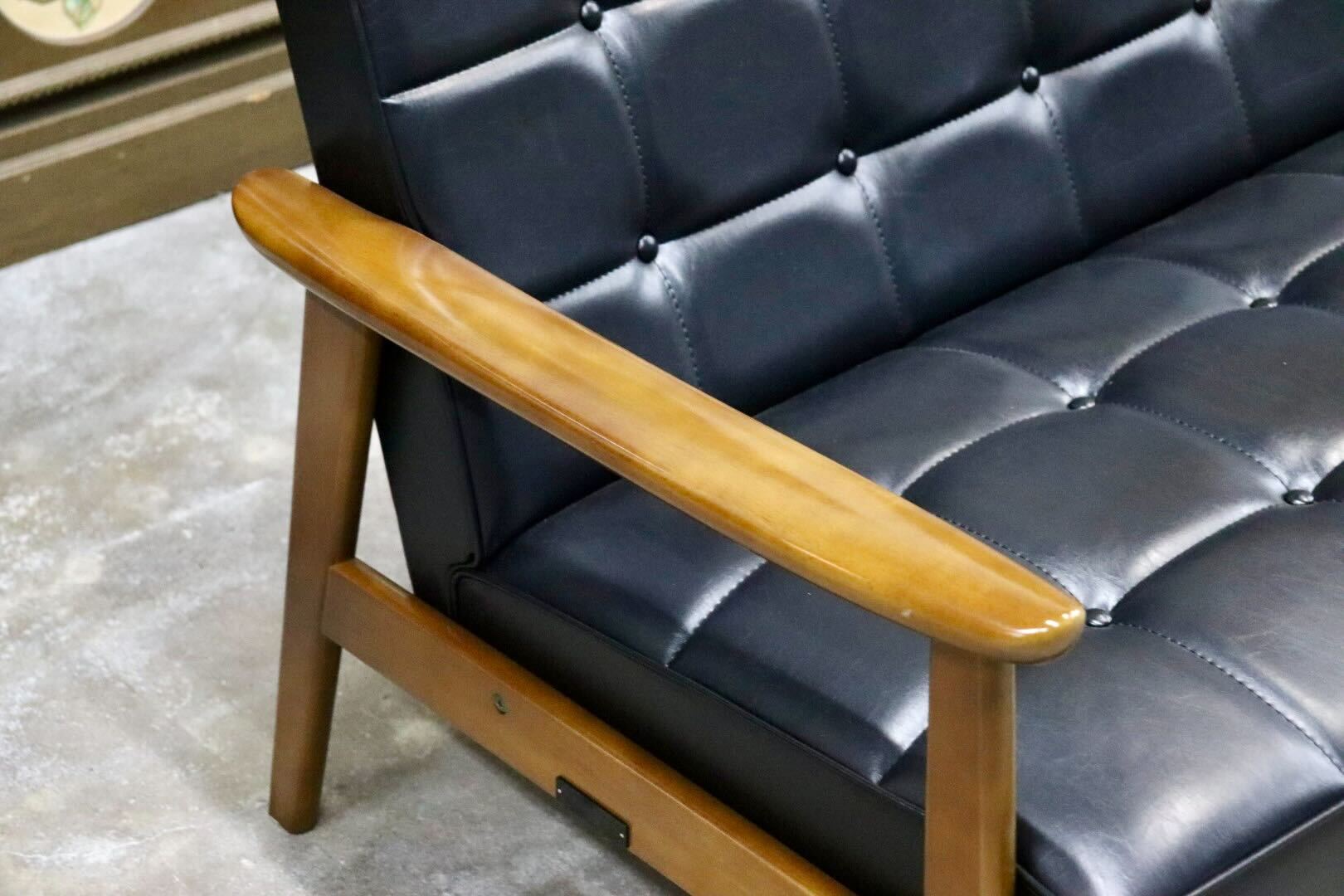 GMIK650A○カリモク60 Kチェア 2人掛けソファ ラブソファ 長椅子 2シーター 合皮 スタンダードブラック 国産家具 展示品