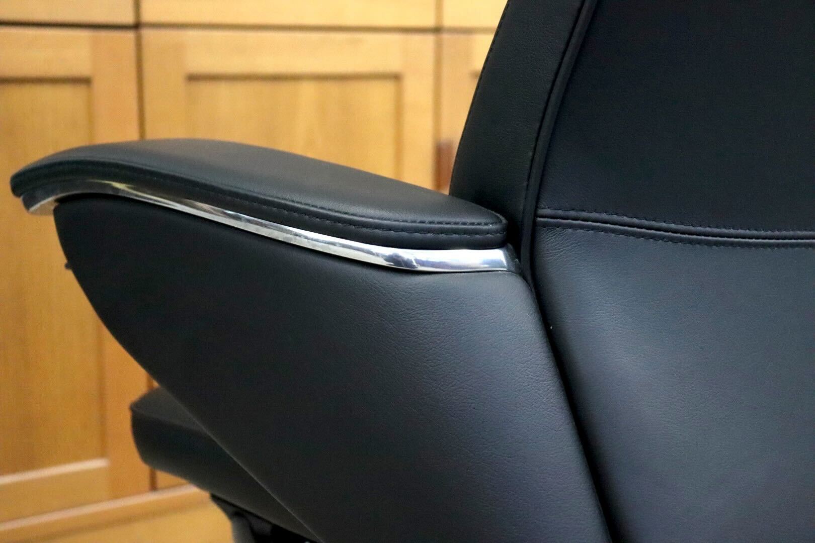 GMIK678A○okamura / オカムラ Legenda レジェンダ オフィスチェア エクストラハイバック 本革 役員室 オカムラ最高級 定価約70万 展示品