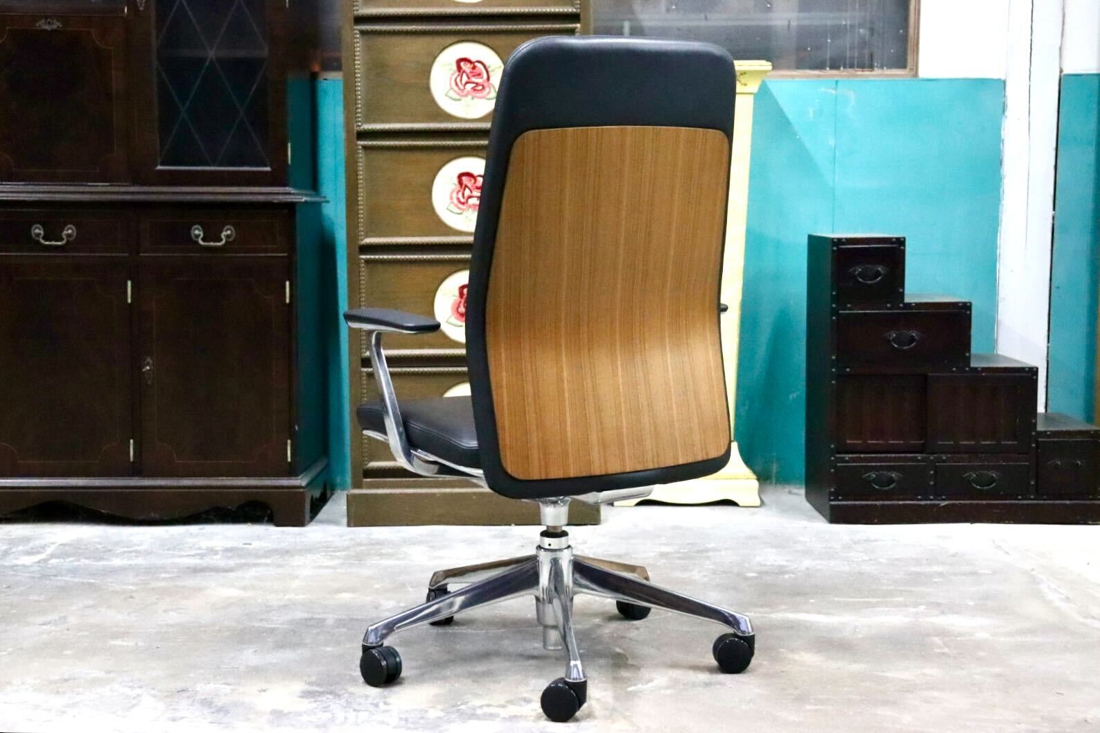 GMIK678B○okamura / オカムラ CRAFTIE クラフティー デスクチェア オフィスチェア アームチェア 本革 ウォールナット 定価約38万 展示品