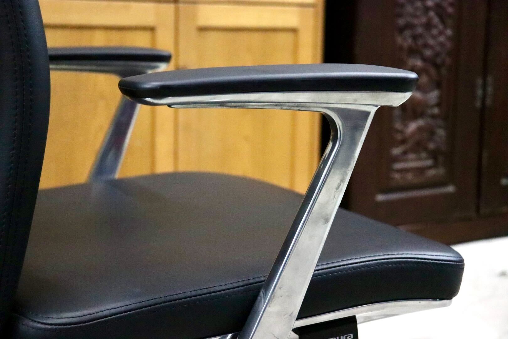 GMIK678B○okamura / オカムラ CRAFTIE クラフティー デスクチェア オフィスチェア アームチェア 本革 ウォールナット 定価約38万 展示品