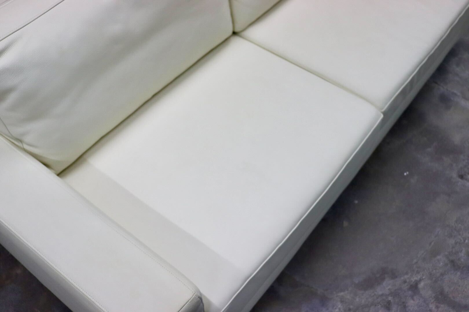 GMIS366B○HUKLA / フクラ REGATO レガト 2人掛けソファ ラブソファ 長椅子 本革 スタイリッシュ モダン 美品