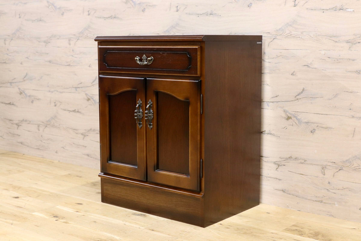 GMJK456B○karimoku / カリモク コロニアル QC1905NK キャビネット サイドボード ブナ材 オバンコール突板 定価約10.2万円 展示品