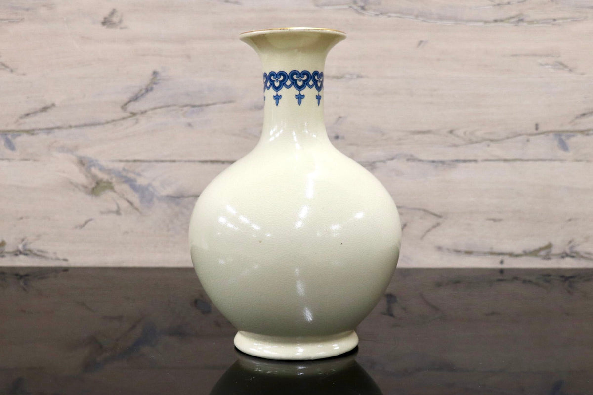 GMJH332AW◯有田焼 哲山窯 花瓶 花器 花入 花生 壺 華道具 インテリア 色絵 花鳥図 陶器 共箱 和モダン 伝統工芸