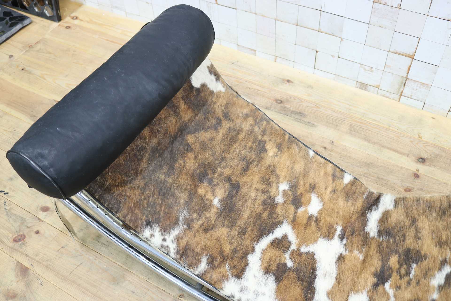 GMIK958◯ル・コルビュジエ LC4 シェーズロング 椅子 シングルソファ ハラコ イタリア製 ヴィンテージ デザイナーズ家具 リプロダクト