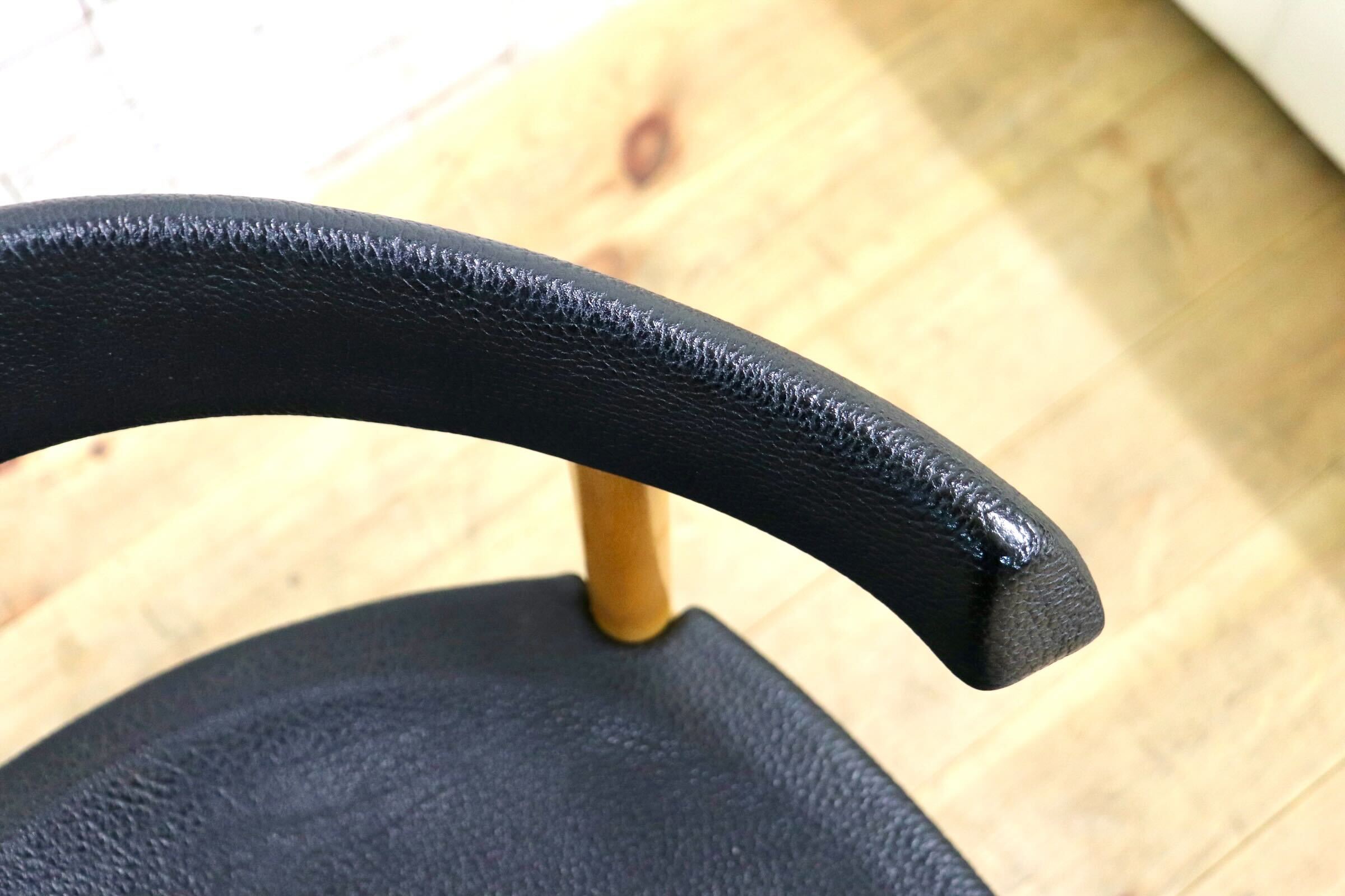 GMIN7A〇Cassina / カッシーナ レオナルドチェア ダイニングチェア Strassle collection社 スイス 椅子 ブラック 北欧スタイル