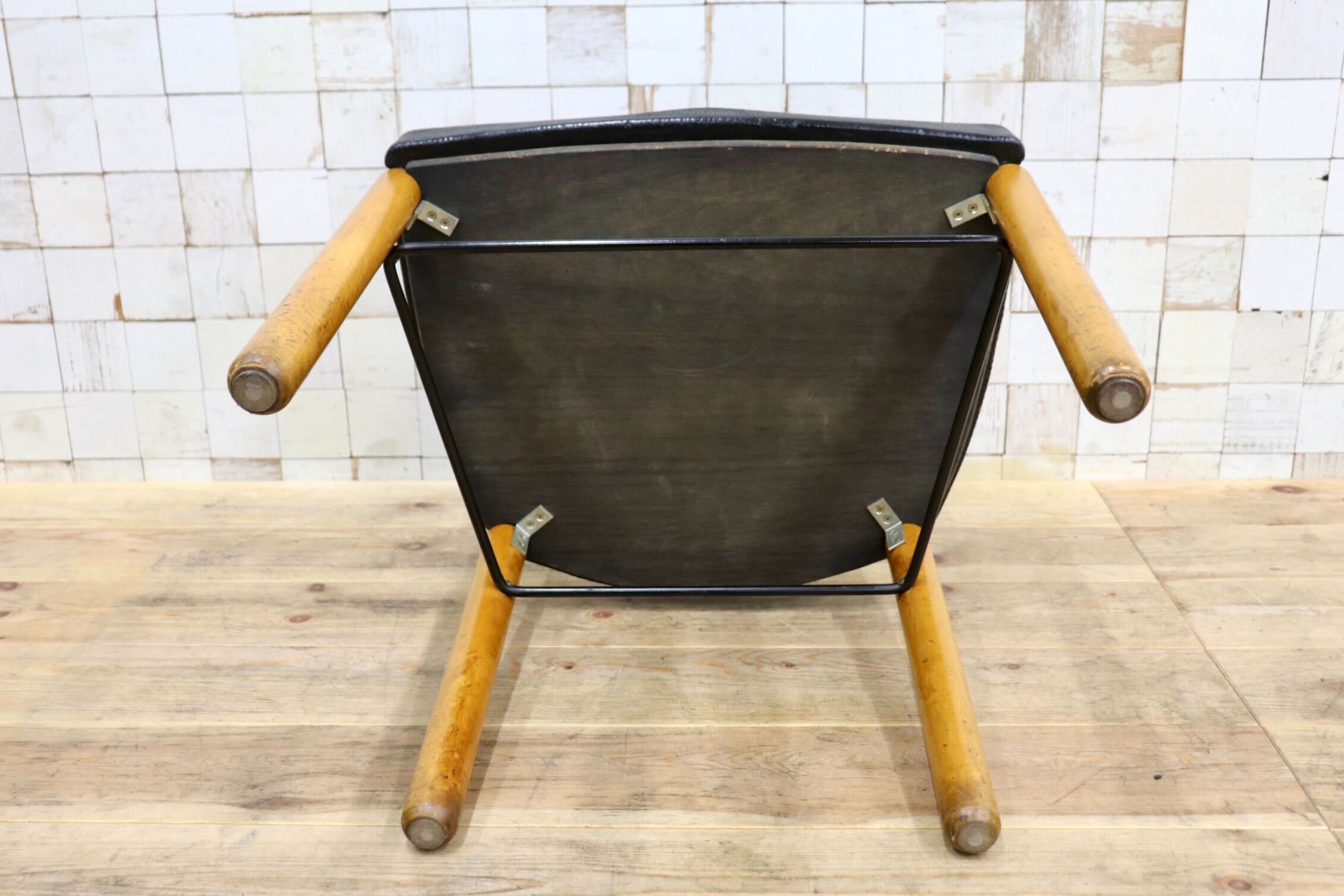 GMIN7C〇Cassina / カッシーナ レオナルドチェア ダイニングチェア Strassle collection社 スイス 椅子 ブラック 北欧スタイル