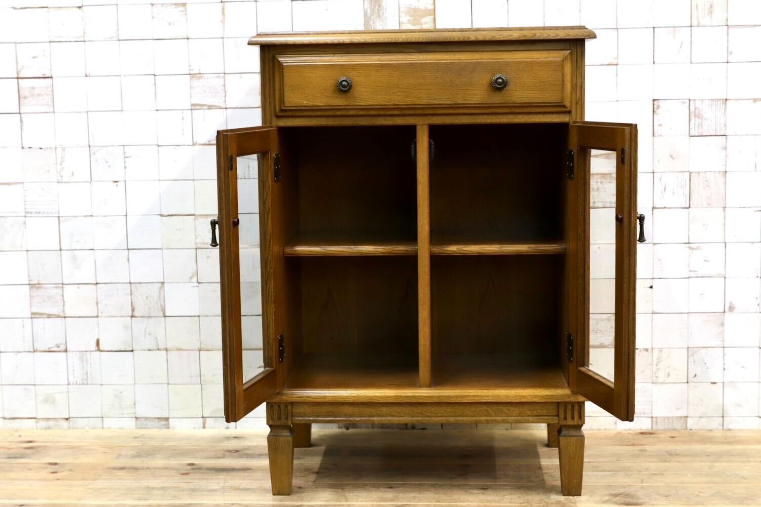 GMIK883〇domani / ドマーニ オーク材キャビネット サイドボード リビングボード 収納家具 クラシック アンティーク調 カリモク最高峰