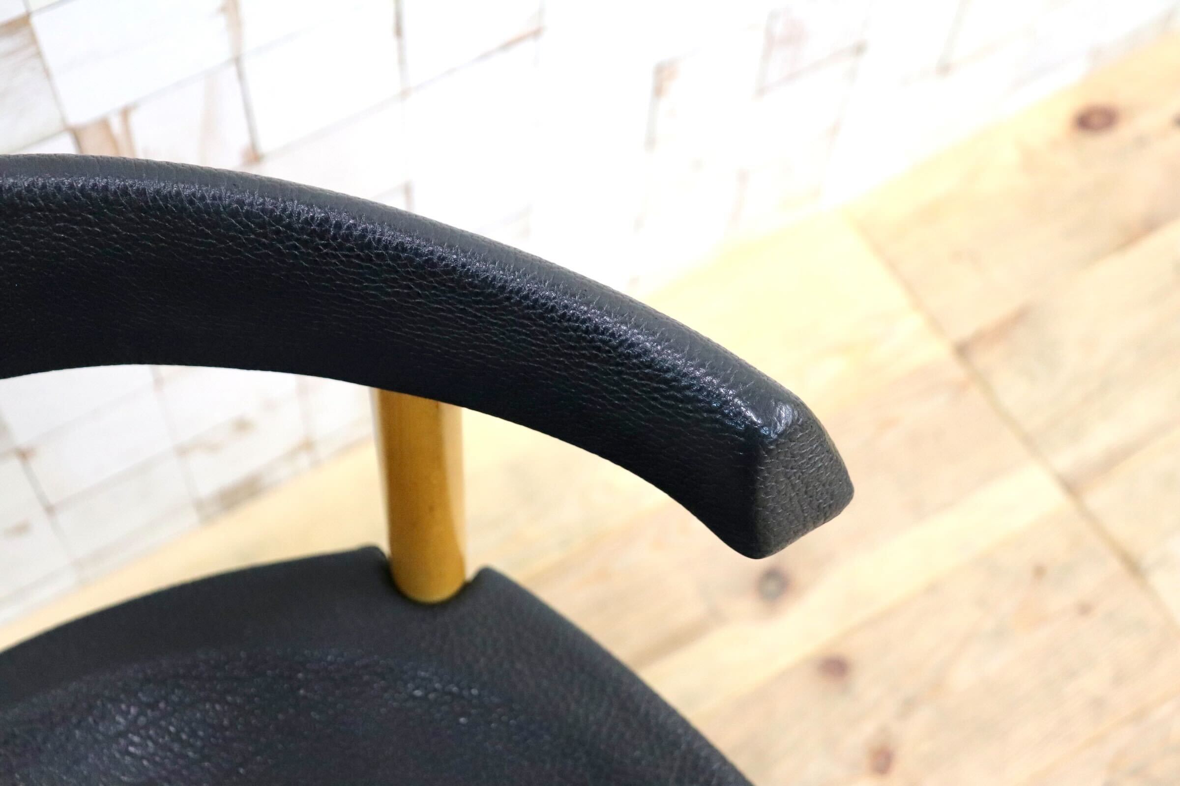 GMIN7D〇Cassina / カッシーナ レオナルドチェア ダイニングチェア Strassle collection社 スイス 椅子 ブラック 北欧スタイル