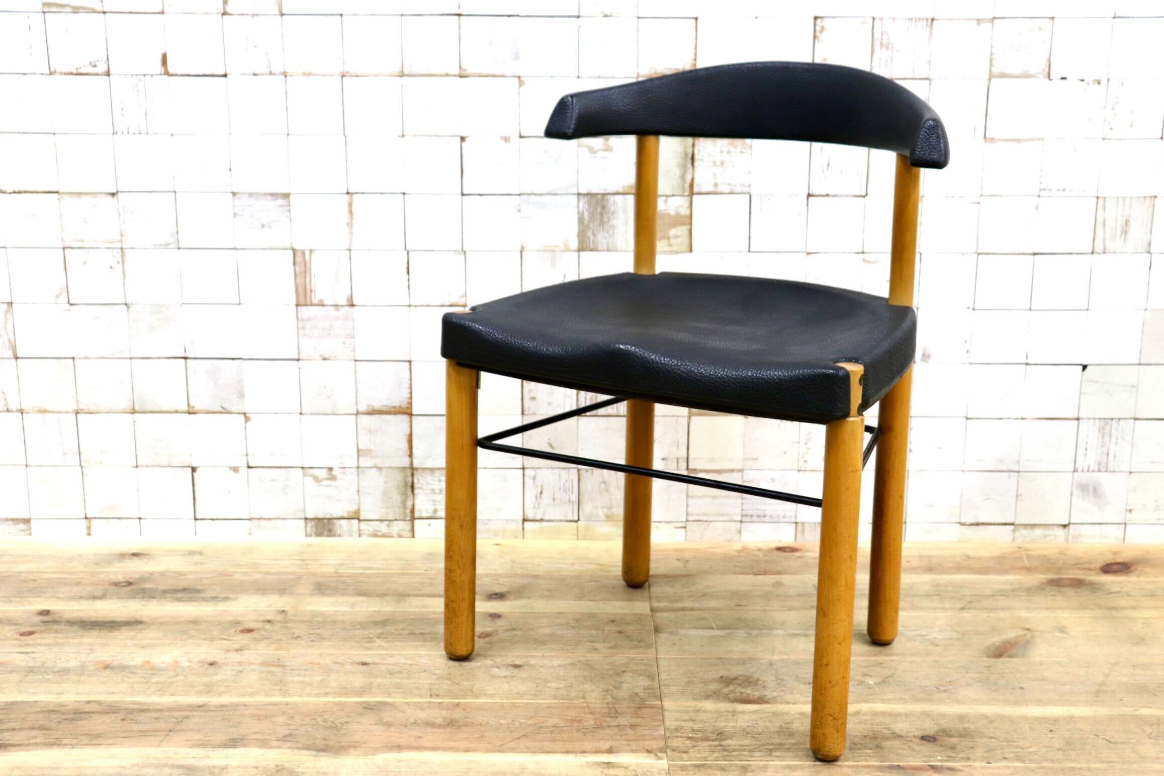 GMIN7E〇Cassina / カッシーナ レオナルドチェア ダイニングチェア Strassle collection社 スイス 椅子 ブラック 北欧スタイル
