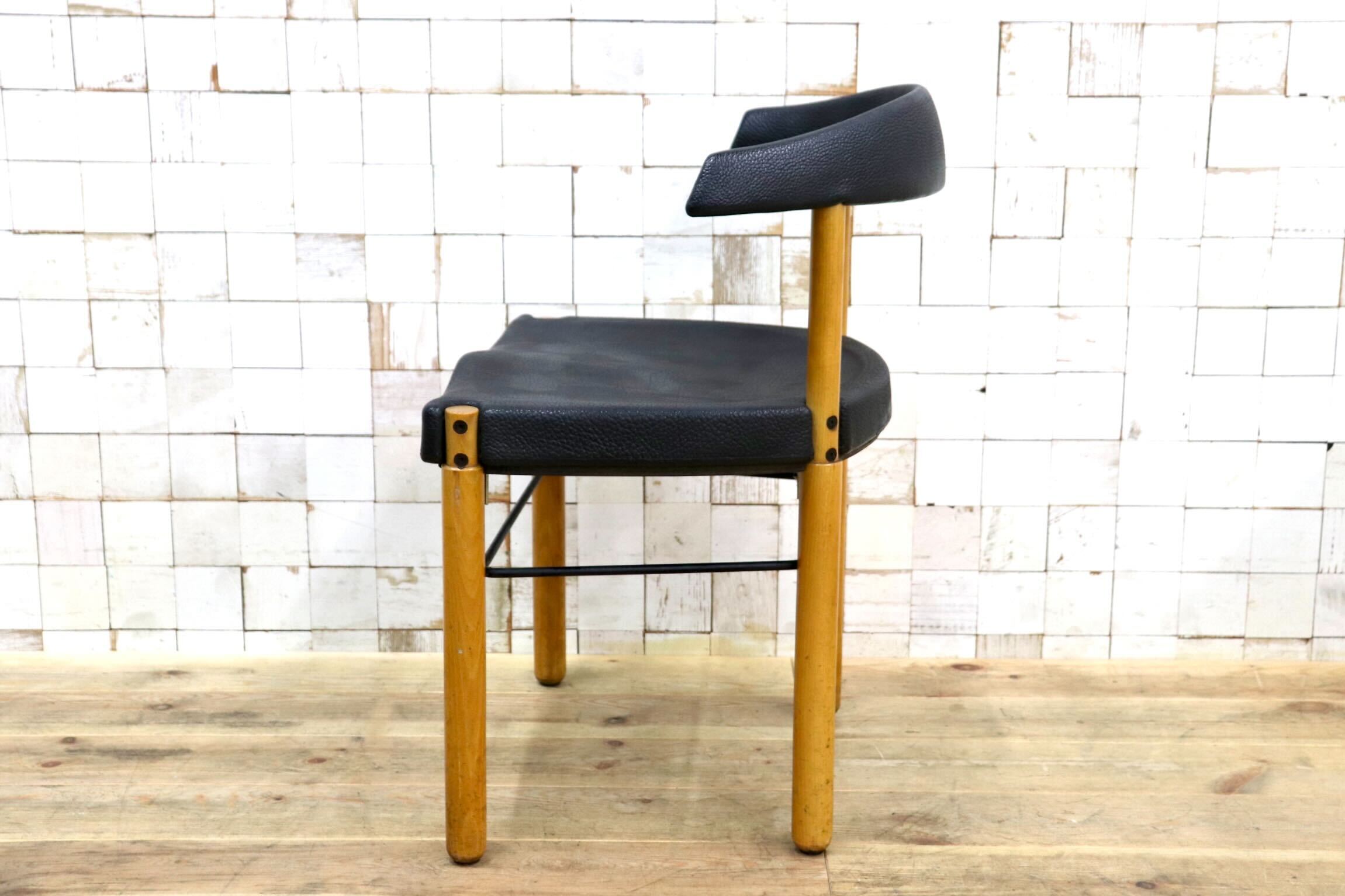 GMIN7E〇Cassina / カッシーナ レオナルドチェア ダイニングチェア Strassle collection社 スイス 椅子 ブラック 北欧スタイル